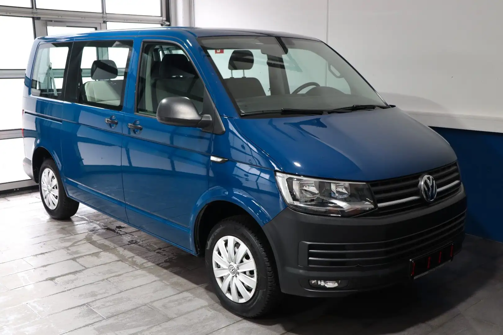 Volkswagen T6 Caravelle 7G-DSG+KLIMA+NAVI+ATM 20.389 km €6 Blau - 1