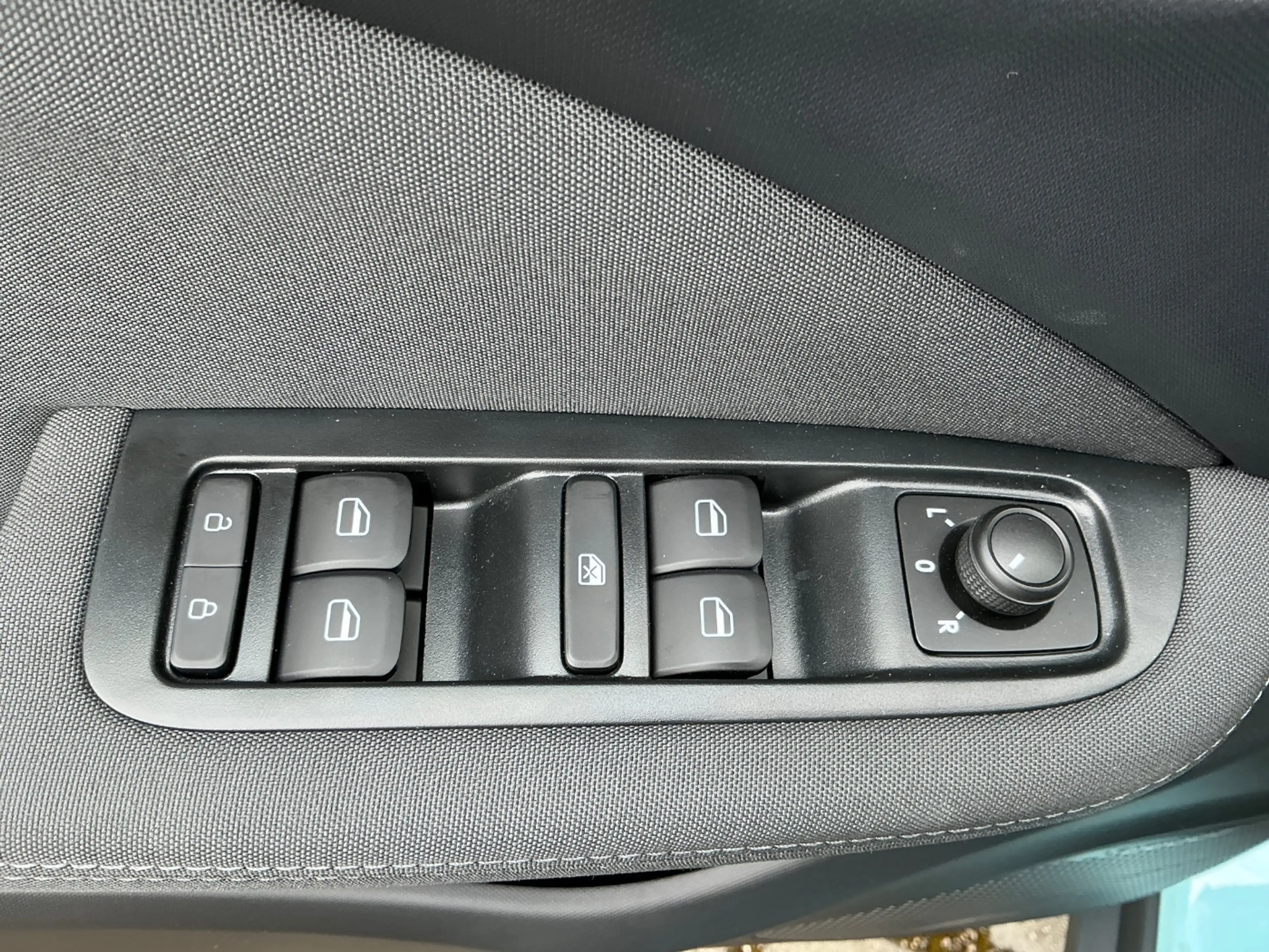 Leapmotor T03 ACC+Navi+Panoramadach+Kam.+KeyLess — photo 10