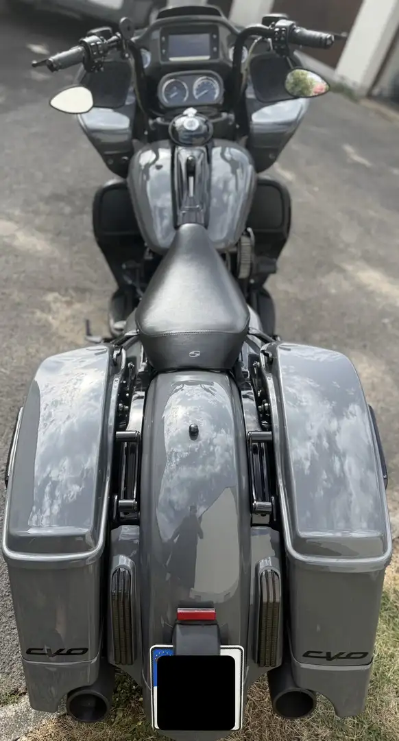 Harley-Davidson CVO Limited Road Glide FLTRUSE 110 mit Kesstech Klappenauspuff Grijs - 2