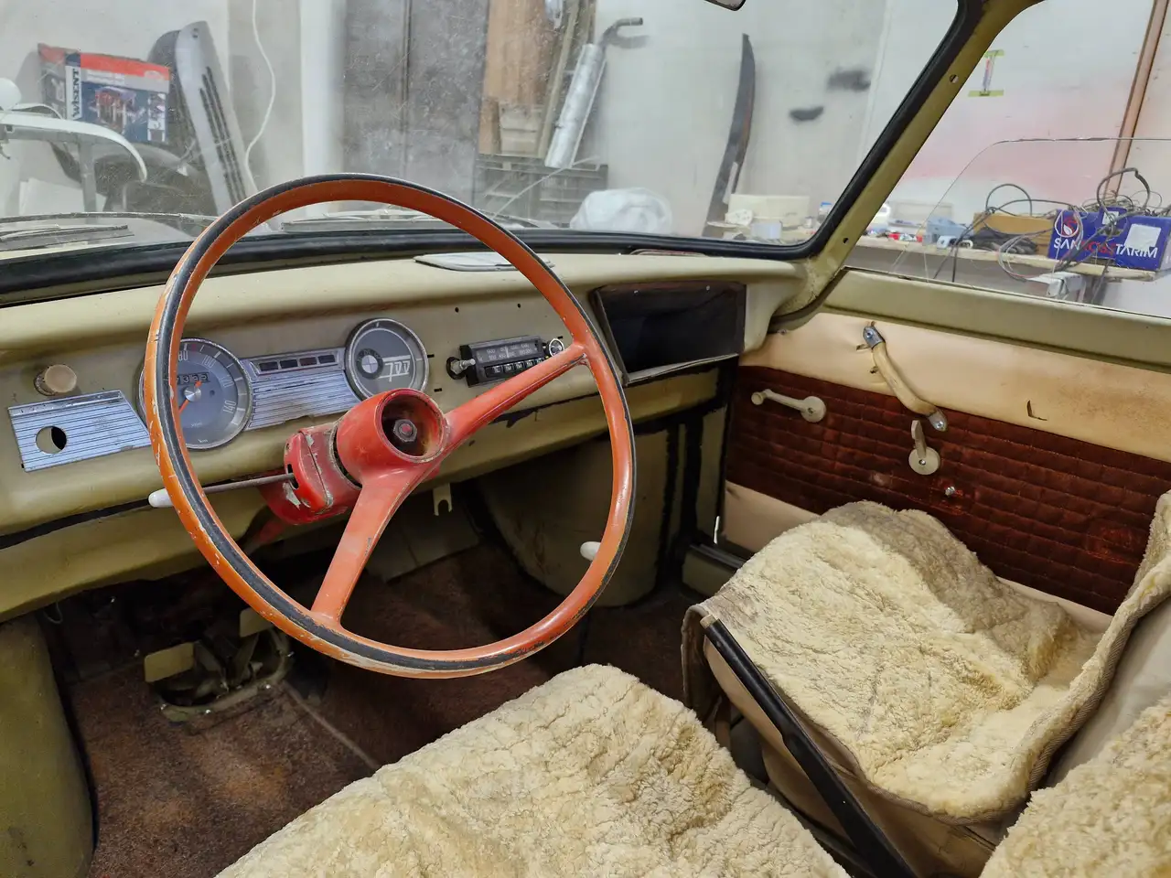 BMW 700, foto 2