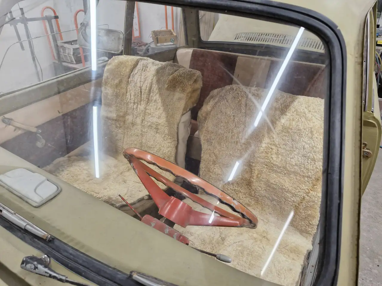 BMW 700, foto 1