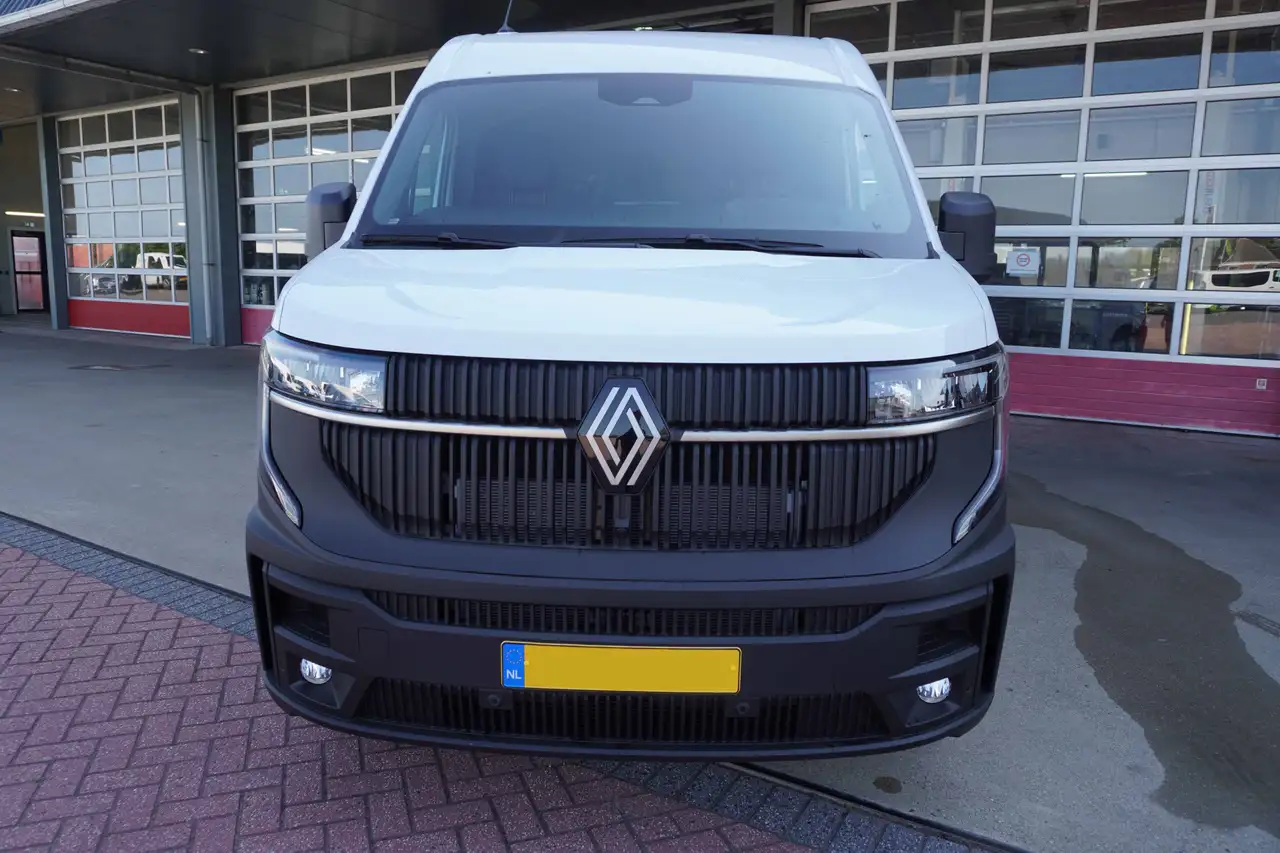 Renault Master 2026 — фото 10
