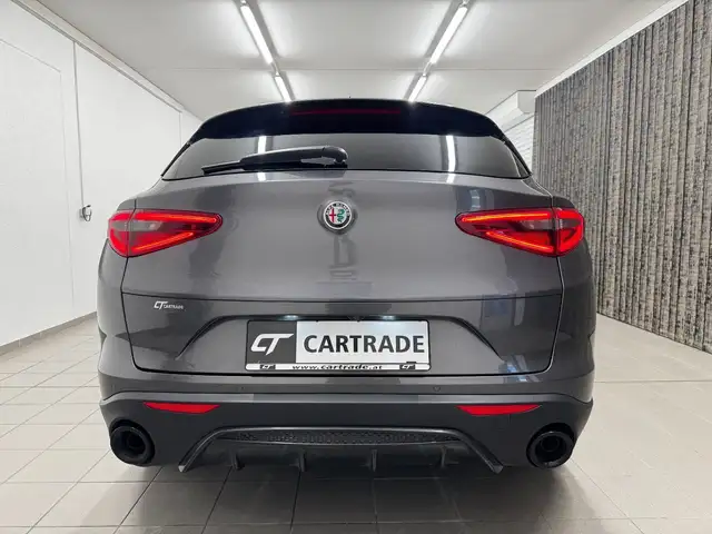 Alfa Romeo Stelvio view 8