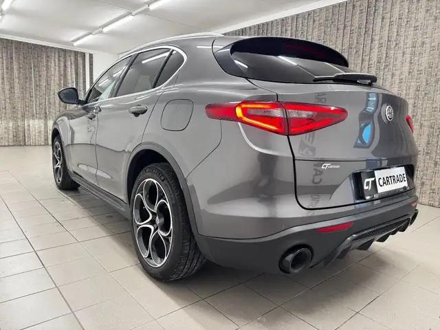 Alfa Romeo Stelvio view 7