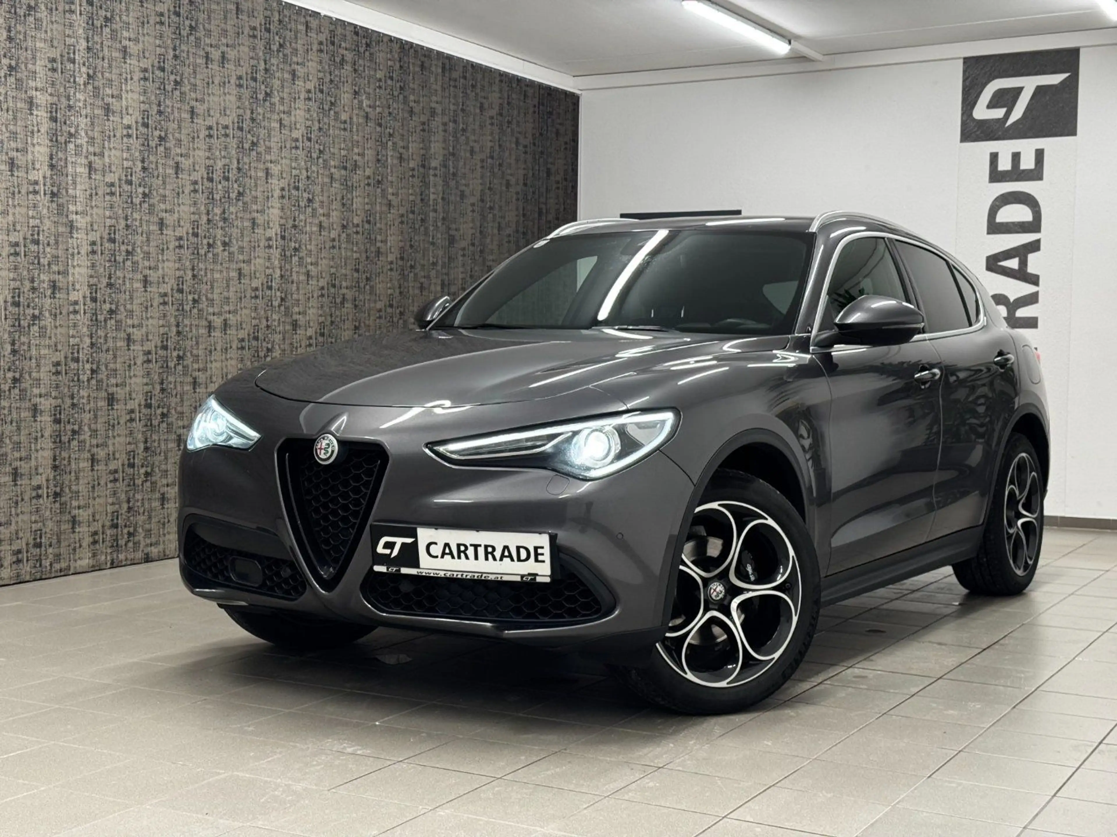 Alfa Romeo Stelvio 2.0 Turbo 16V Super AWD — photo 4