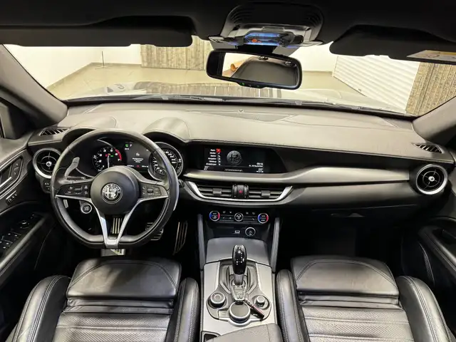 Alfa Romeo Stelvio view 13