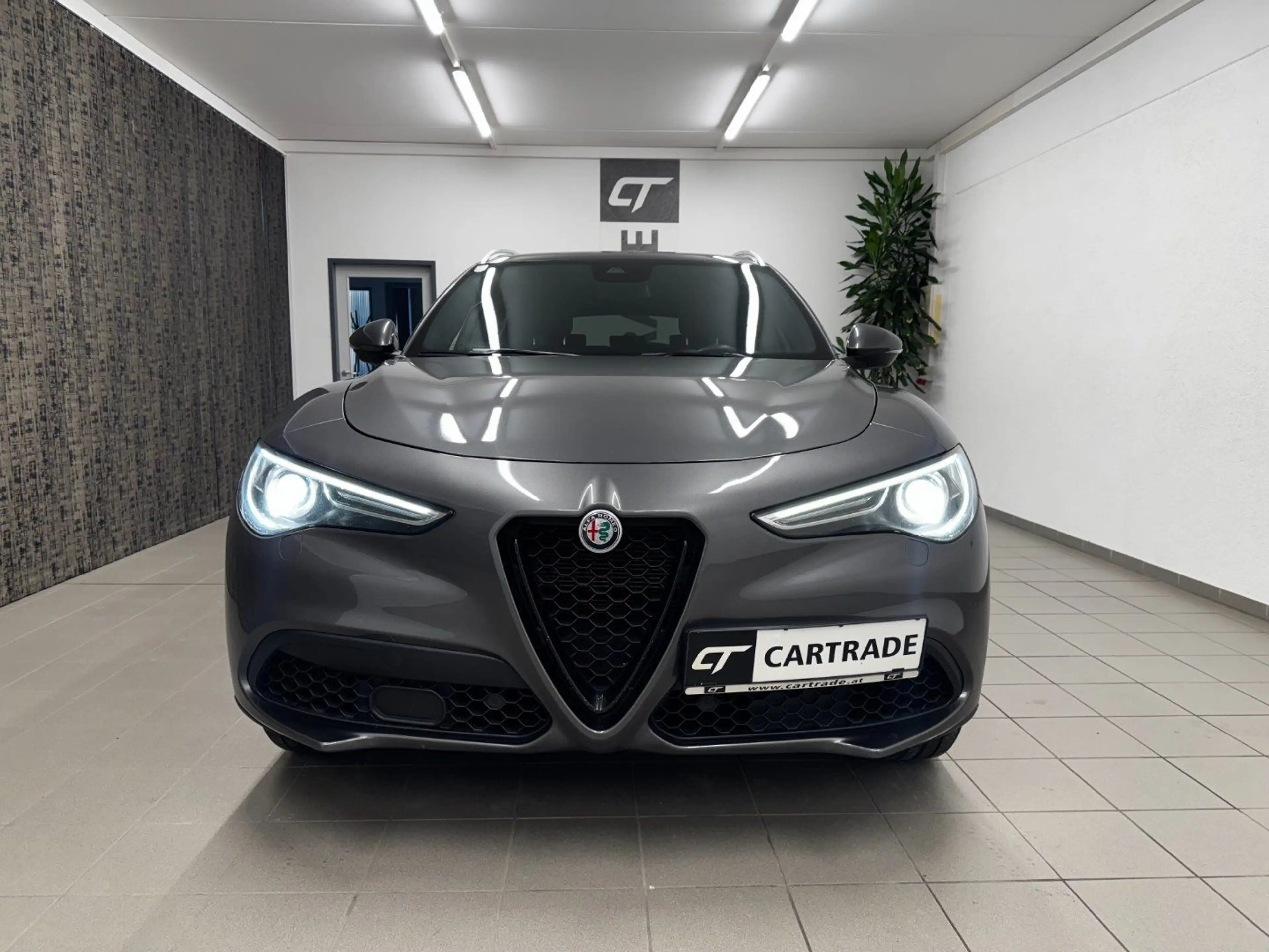 Alfa Romeo Stelvio 2.0 Turbo 16V Super AWD — photo 3