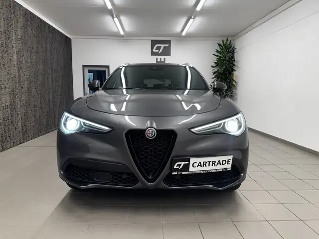 Alfa Romeo Stelvio view 3