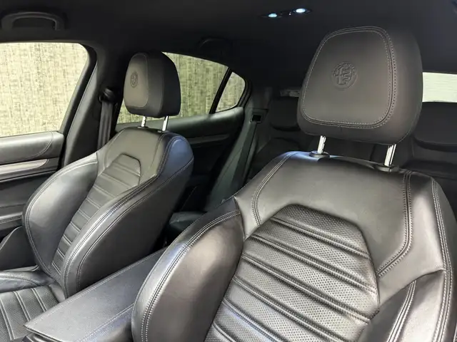 Alfa Romeo Stelvio view 10