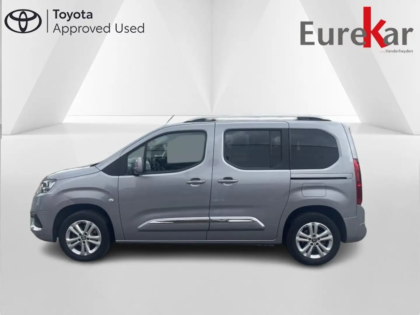 Toyota Verso 1.2 TURBO SWB Gris - 2