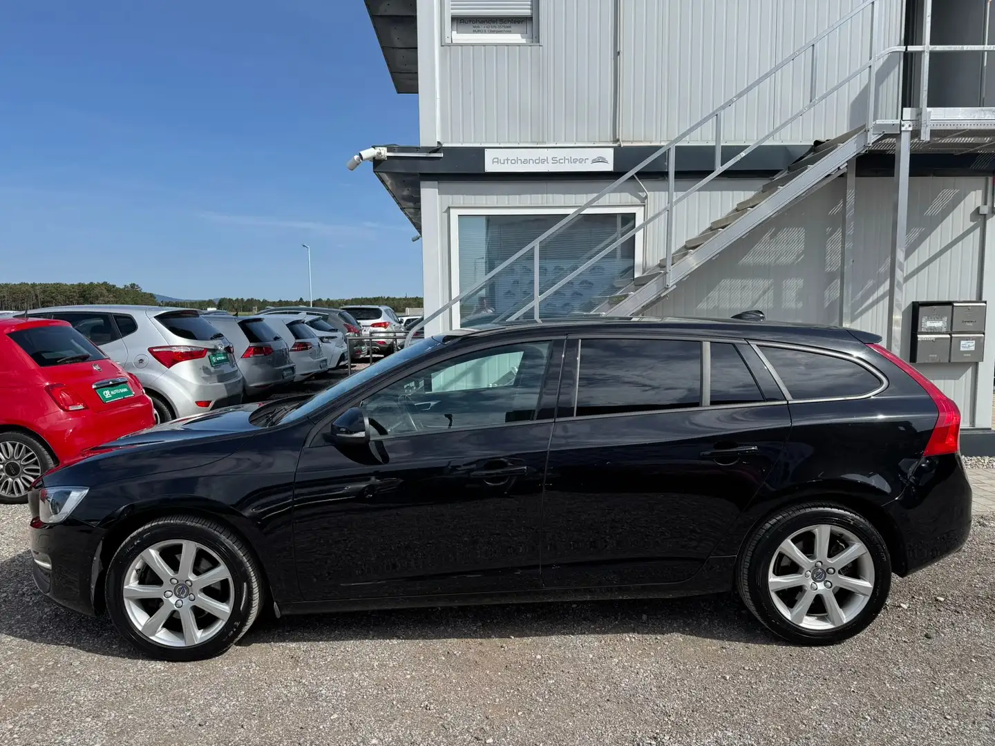 Volvo V60 D3 Kinetic Geartronic_NAVI_Teilleder Schwarz - 2
