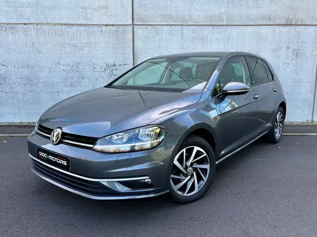 Volkswagen Golf Standard Model en vente chez une concession Belgique