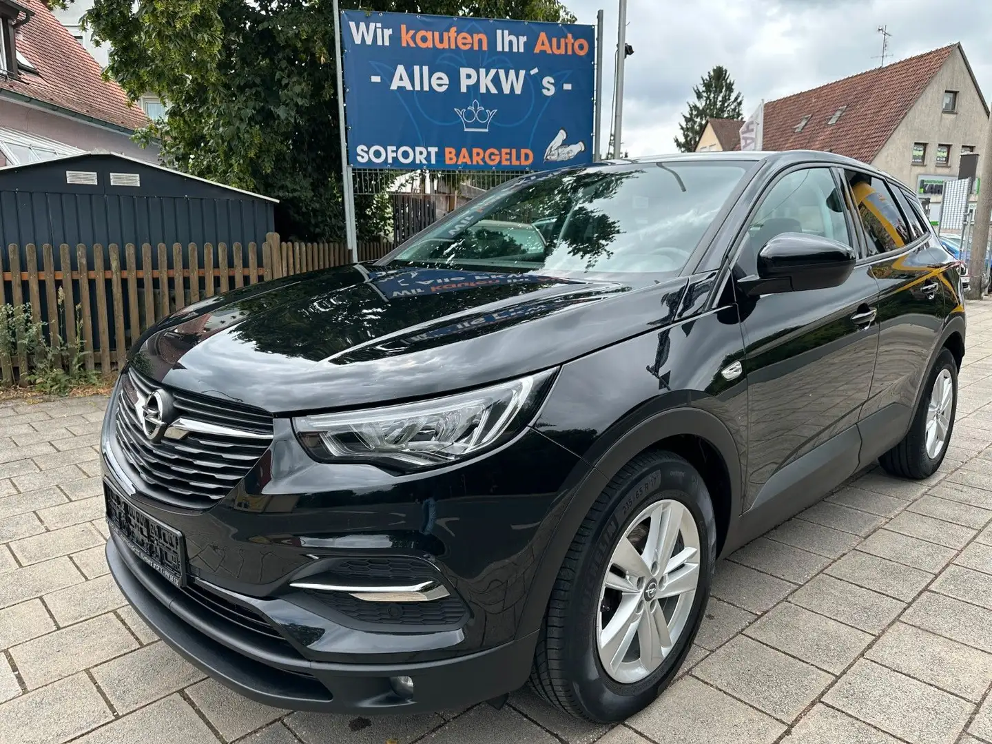 Opel Grandland X Grandland Edition 1.2 Turbo 2HAND/SHZ/8 FACH/PDC Zwart - 1