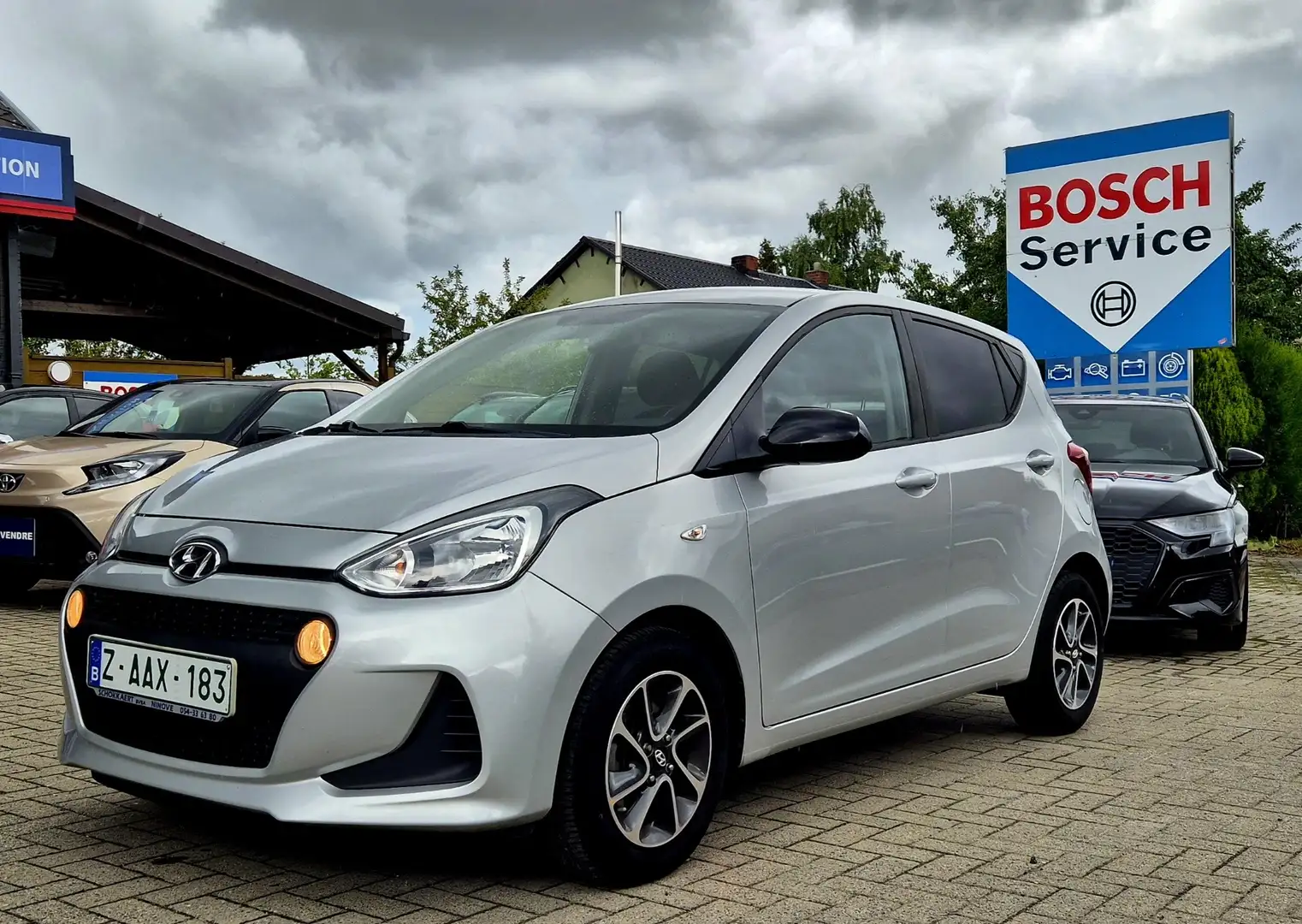 Hyundai i10 1.0i Twist Techno Pack AUTOMATIQUE - 1