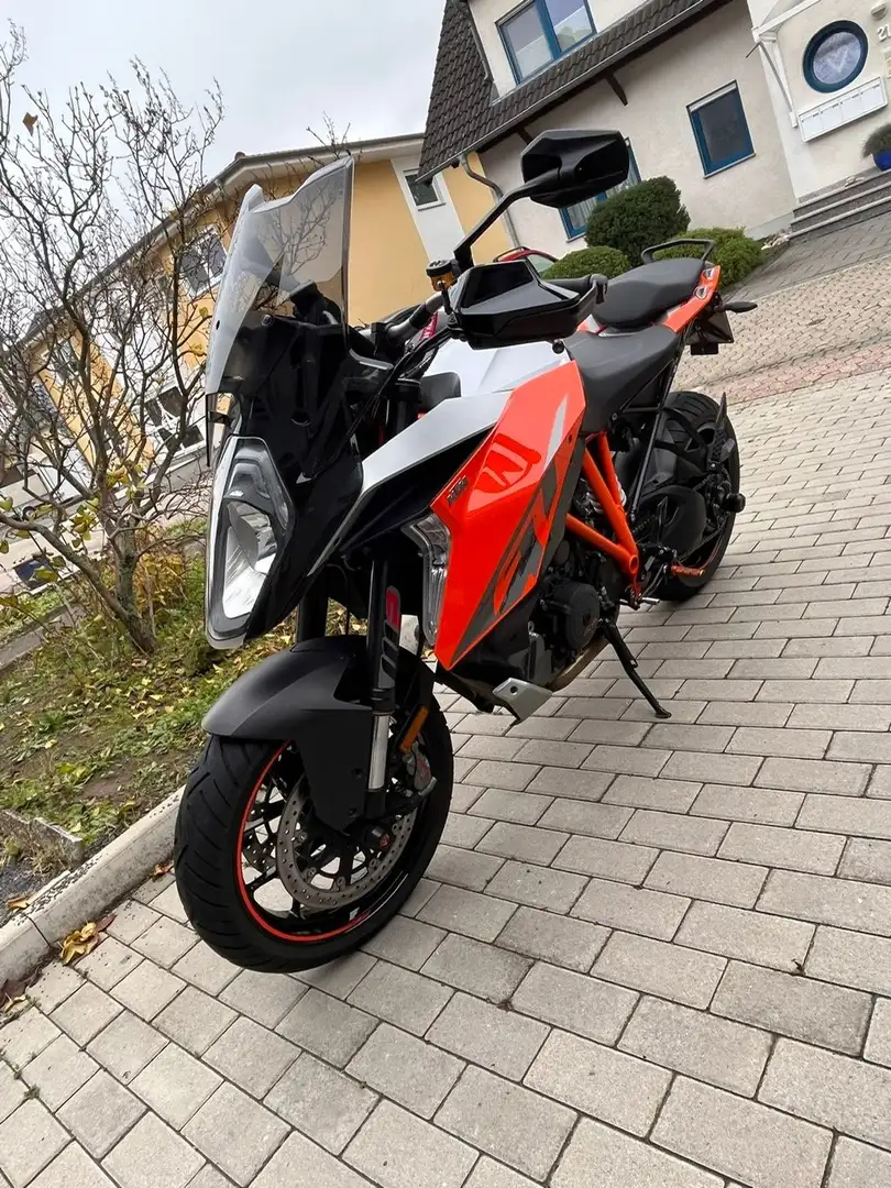 KTM 1290 Super Duke GT Orange - 1