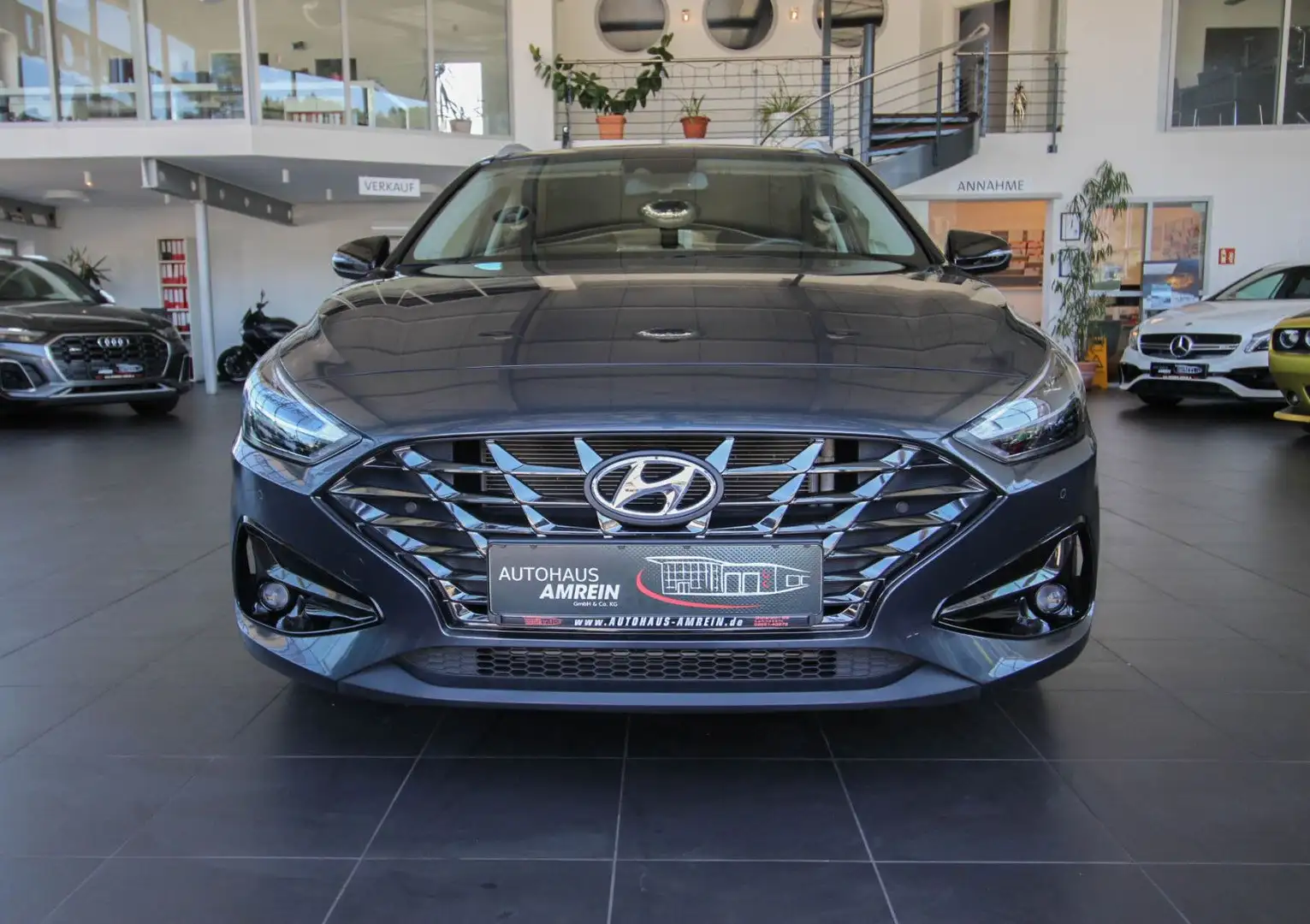 Hyundai i30 cw Edition 30+ Mild-Hybrid Kombi 1.5 T-GDI Grau - 2