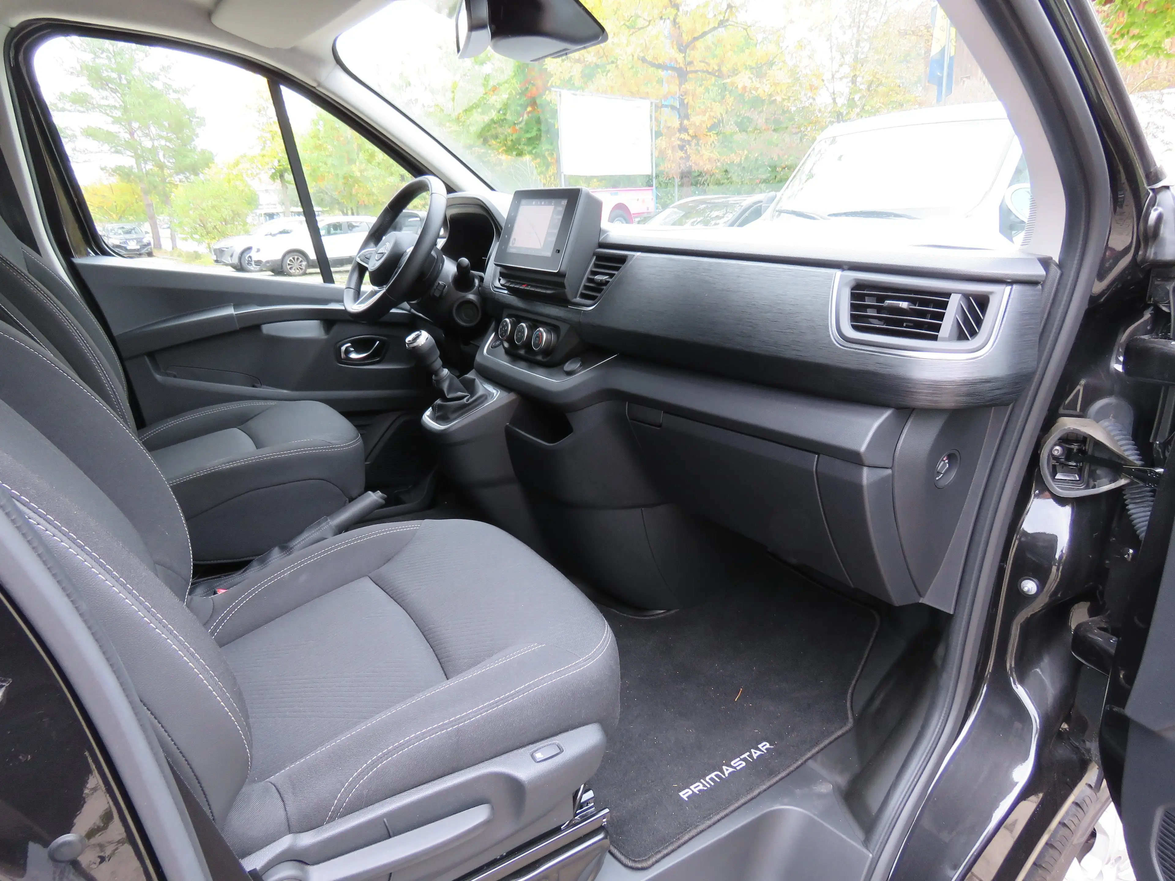 Nissan Primastar L1H1 Tekna 2,0 dCi 150PS 6MT mit Sitzheizung — photo 14