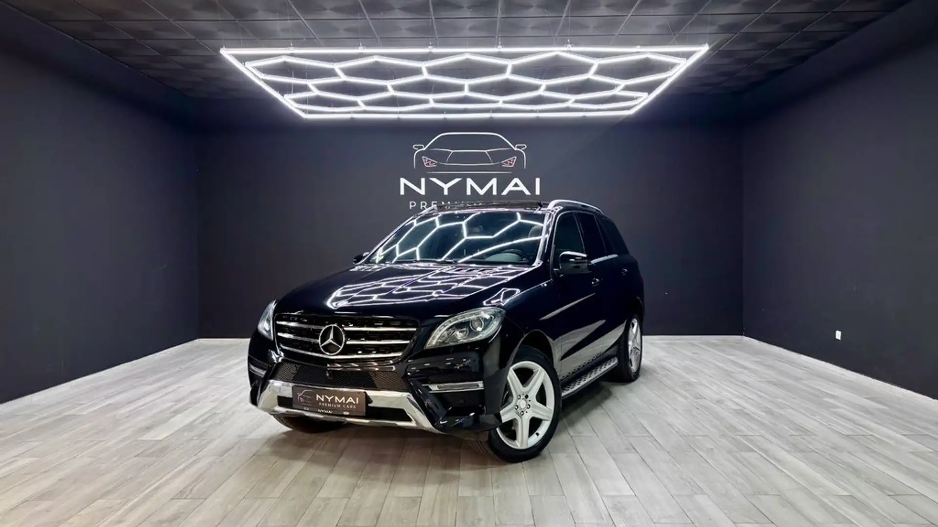 Mercedes-Benz ML 320 350 BlueTEC 4MATIC Zwart - 1