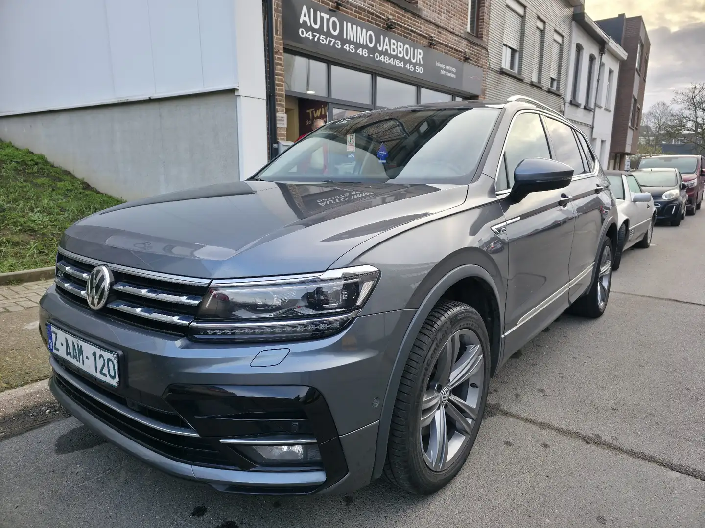 Volkswagen Tiguan Allspace 2.0 TDI SCR 4Motion DSG Comfortline Gris - 2