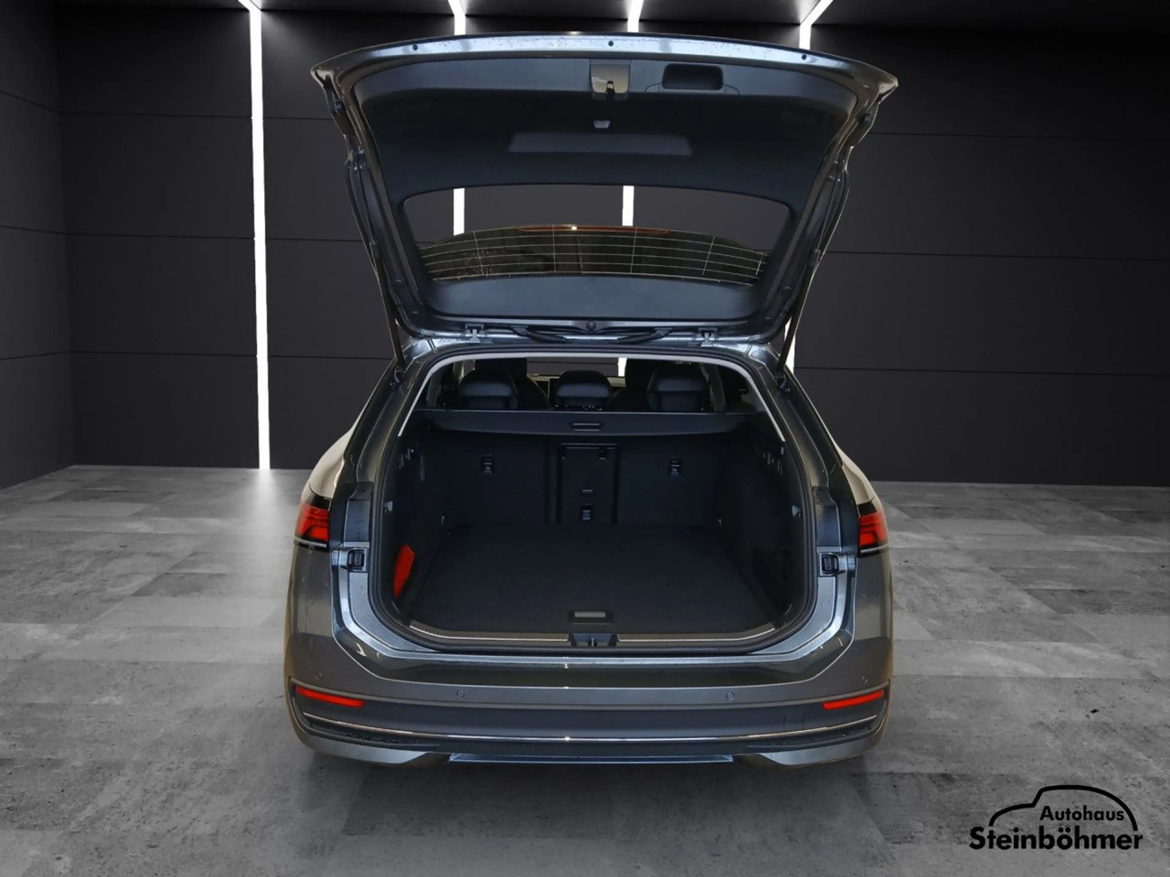 Volkswagen Passat Variant Passat Business 1.5eTSI Navi LED AHK RearView SHZ — photo 12