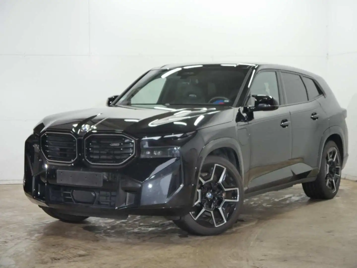 BMW XM 50e 22" AHK Autobahnassistent Schwarz - 1