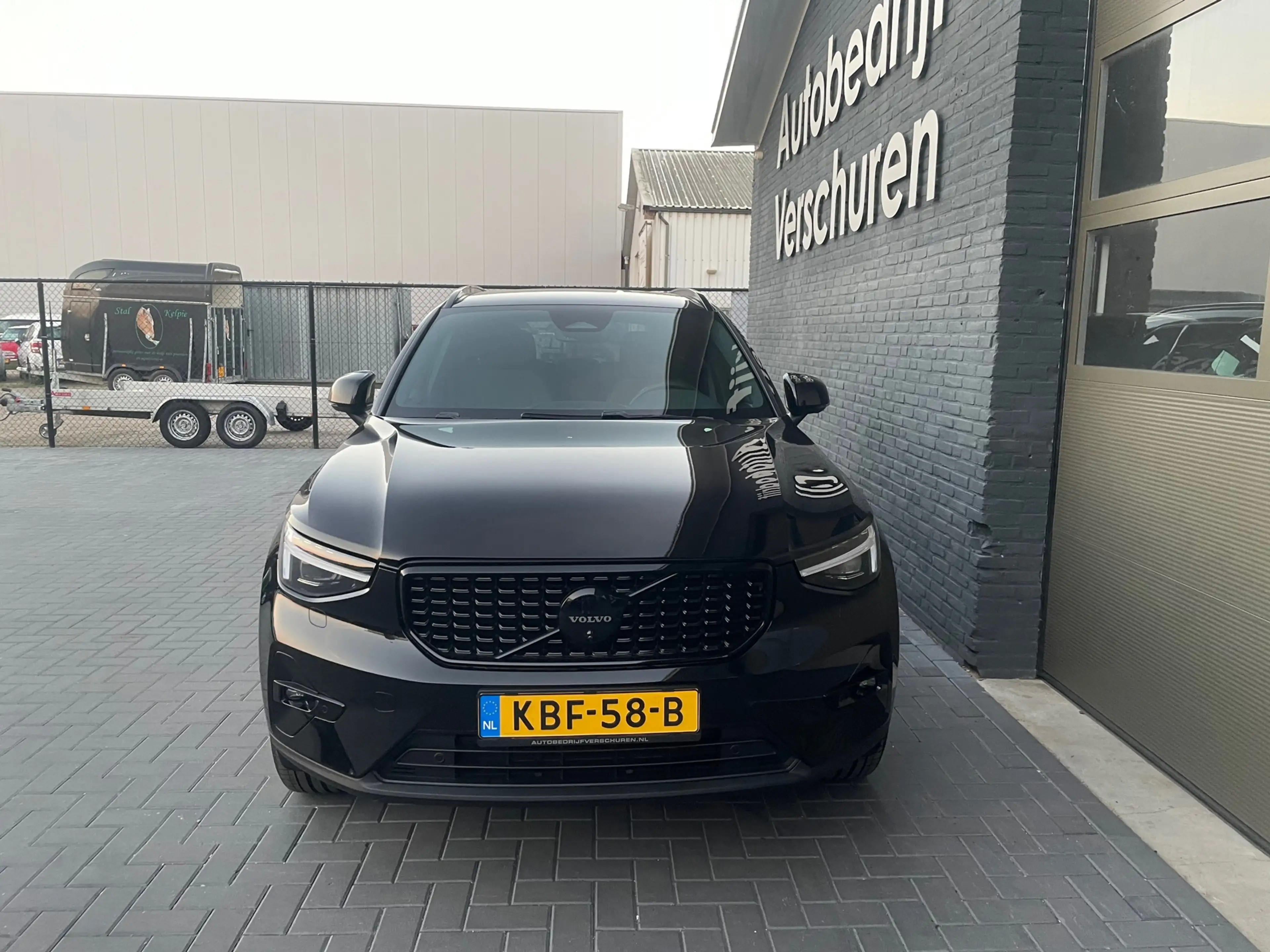 Volvo XC40 2.0 B3 dark black edition 360° camera stoel + stuu — photo 2