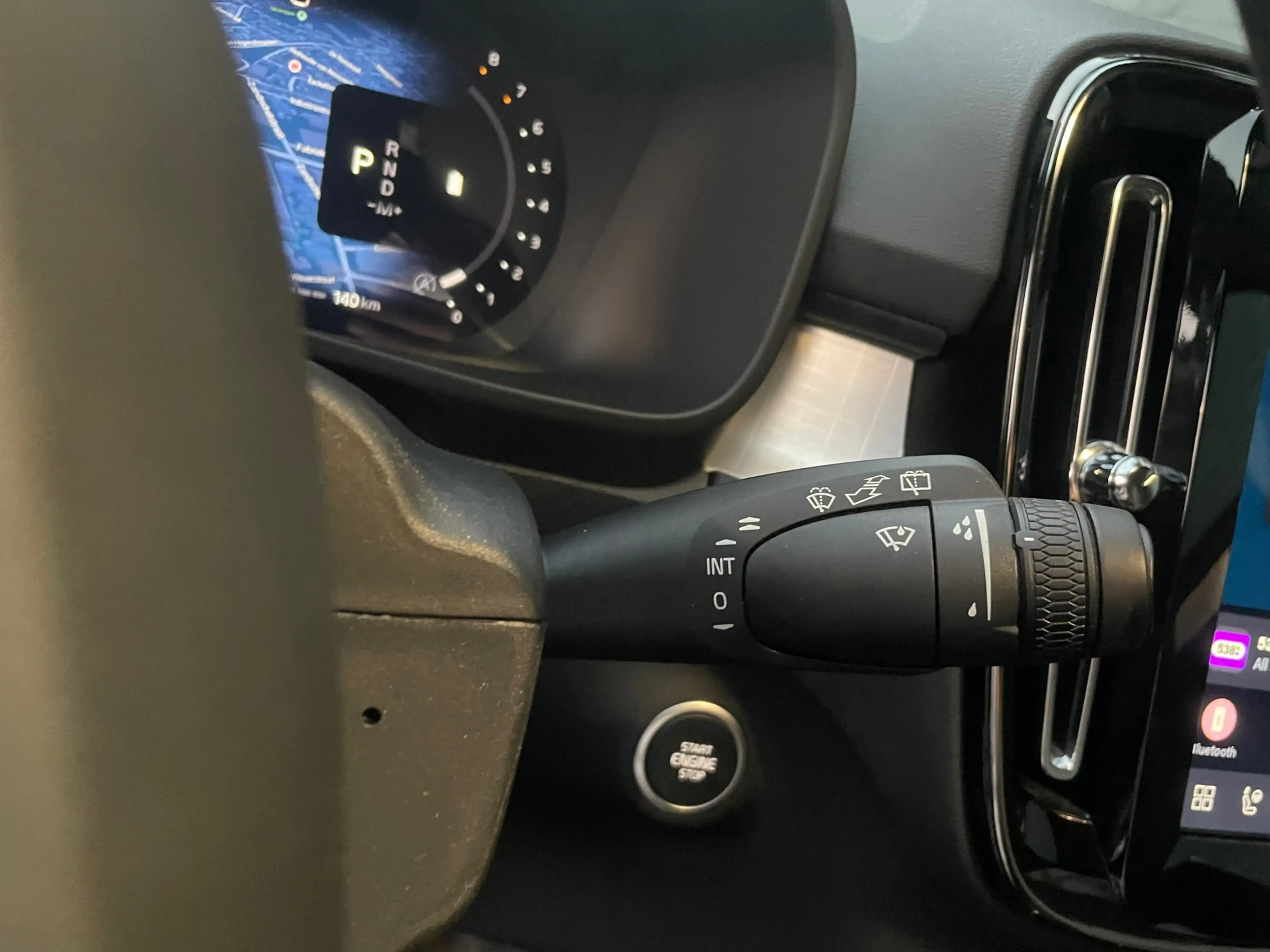 Volvo XC40 2.0 B3 dark black edition 360° camera stoel + stuu — photo 44