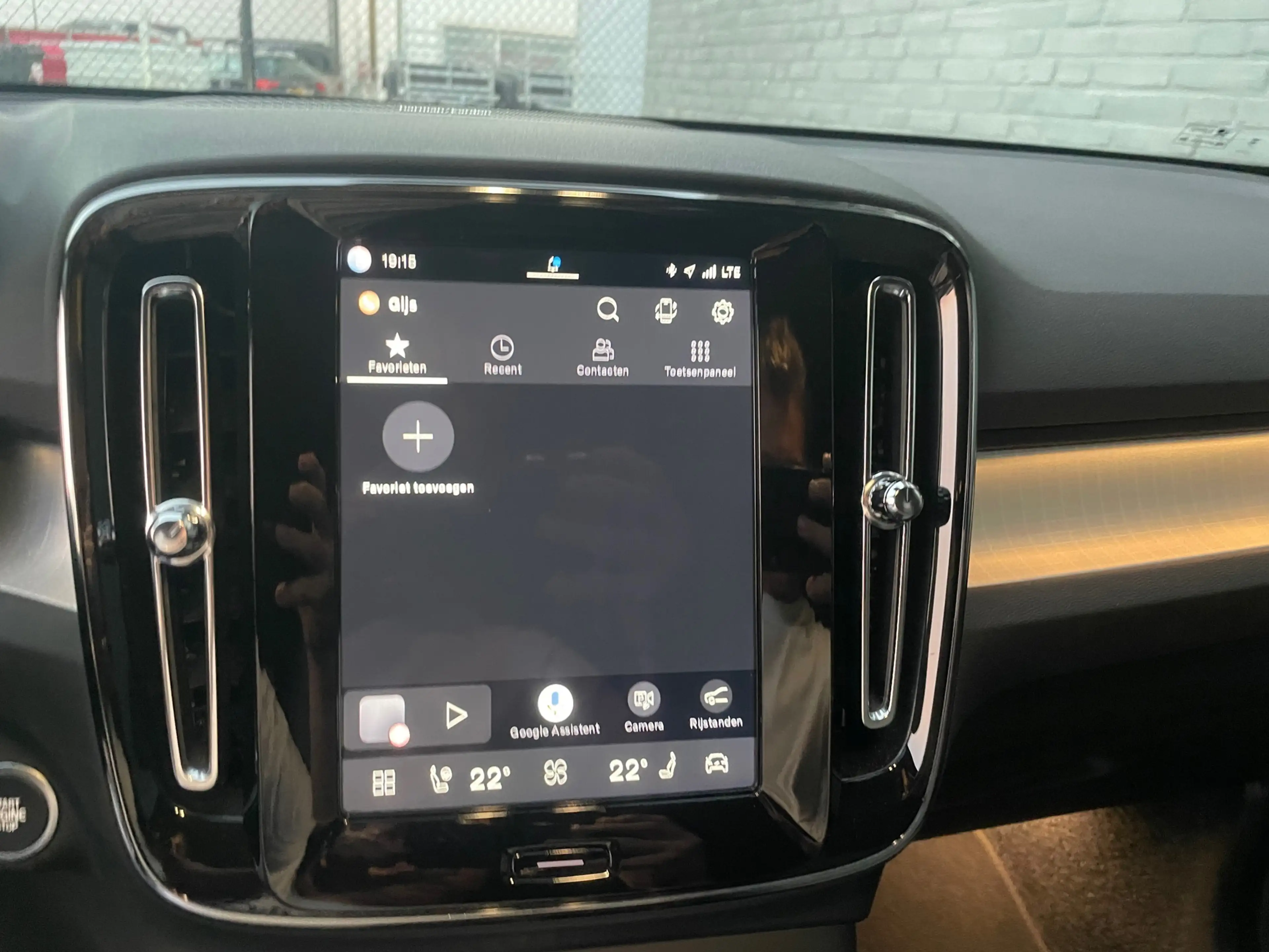 Volvo XC40 2.0 B3 dark black edition 360° camera stoel + stuu — photo 29