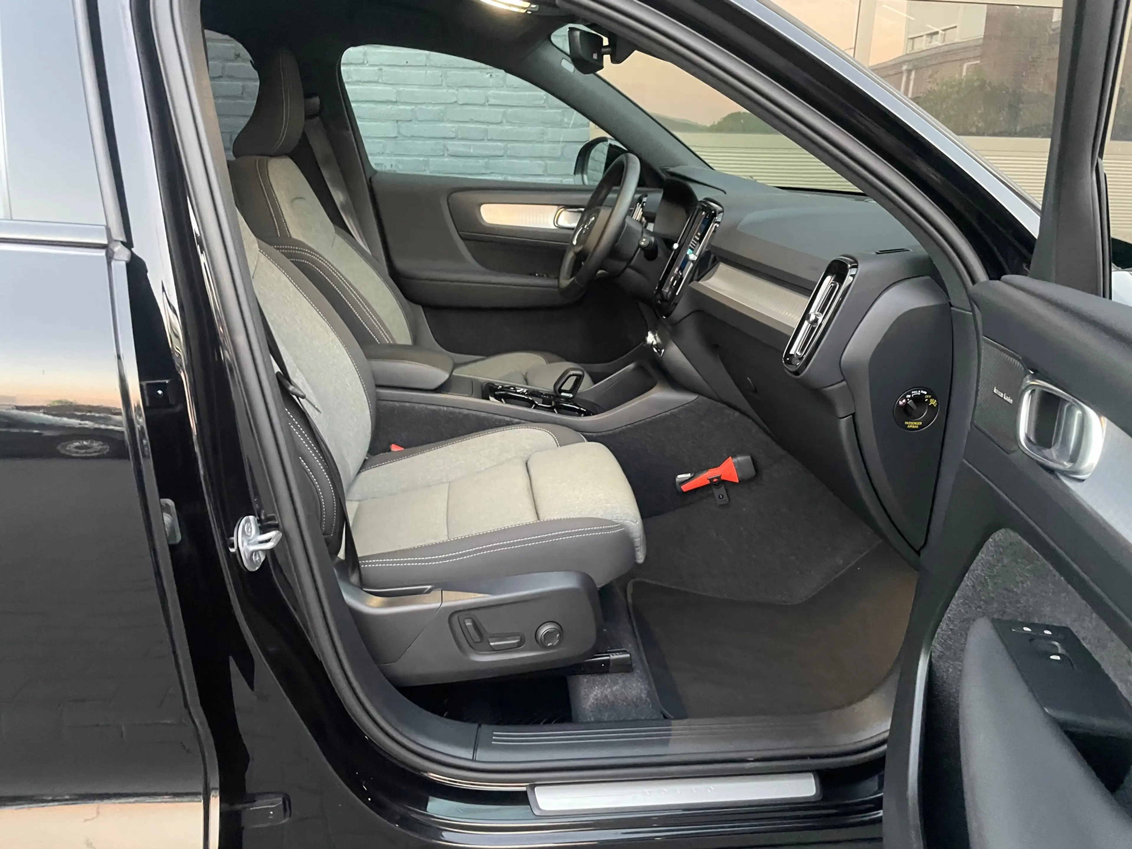 Volvo XC40 2.0 B3 dark black edition 360° camera stoel + stuu — photo 12