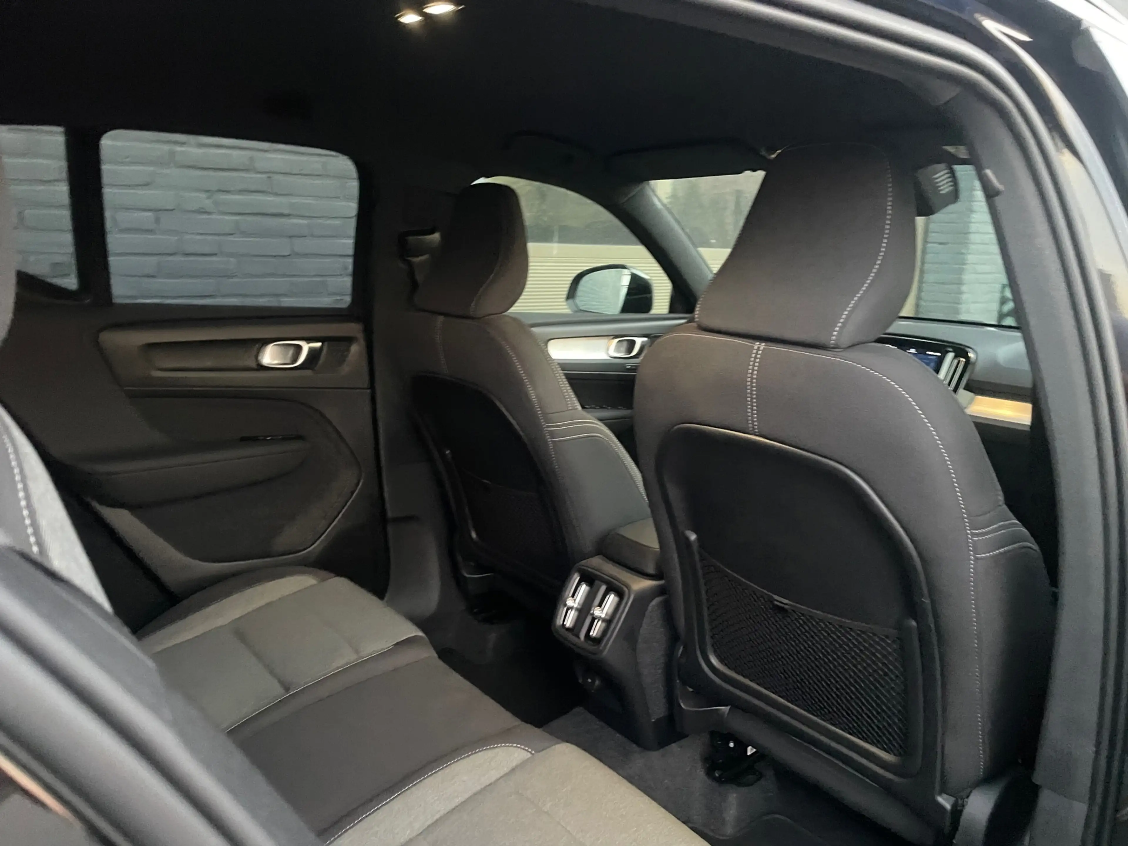 Volvo XC40 2.0 B3 dark black edition 360° camera stoel + stuu — photo 18