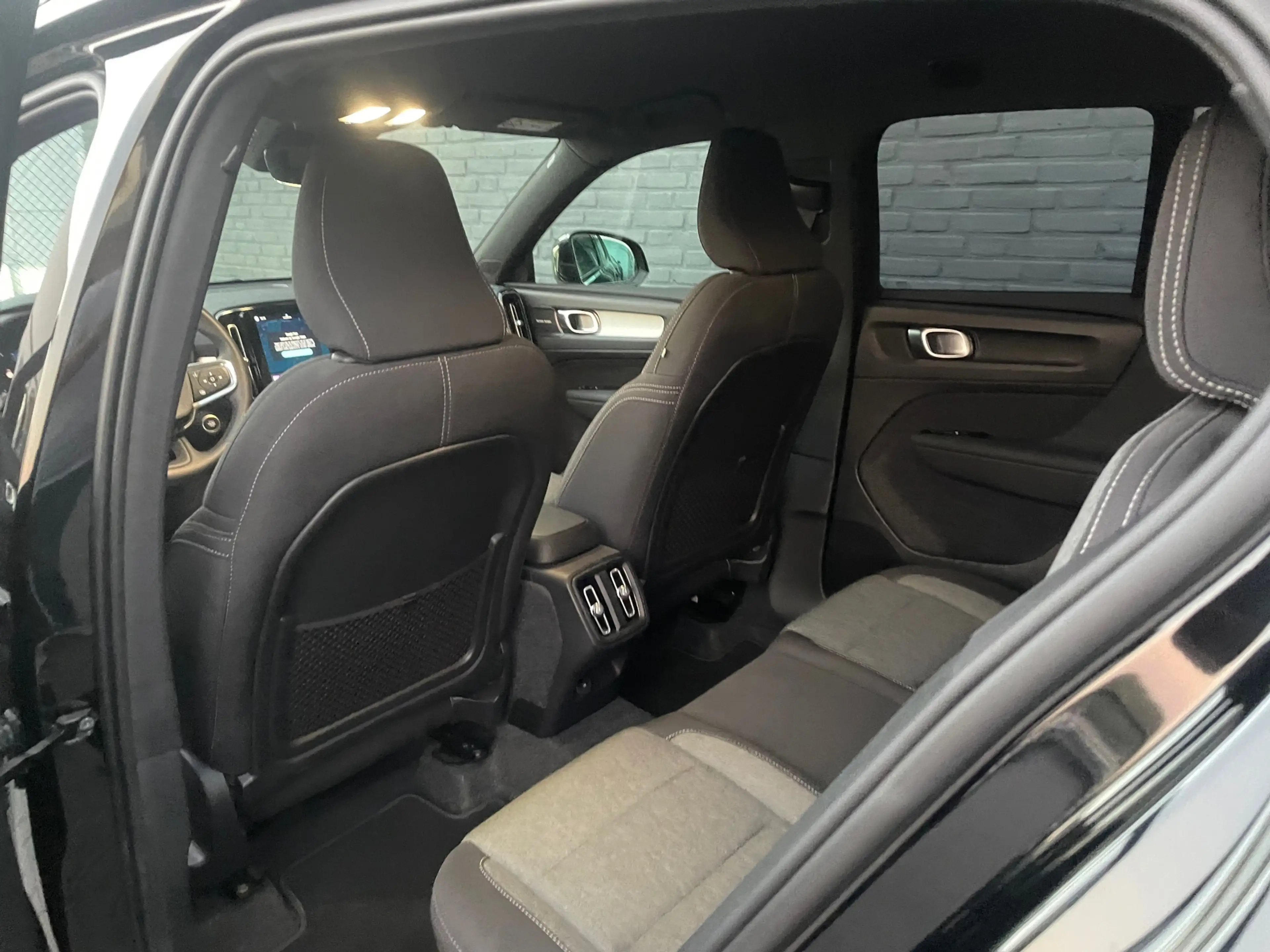 Volvo XC40 2.0 B3 dark black edition 360° camera stoel + stuu — photo 21