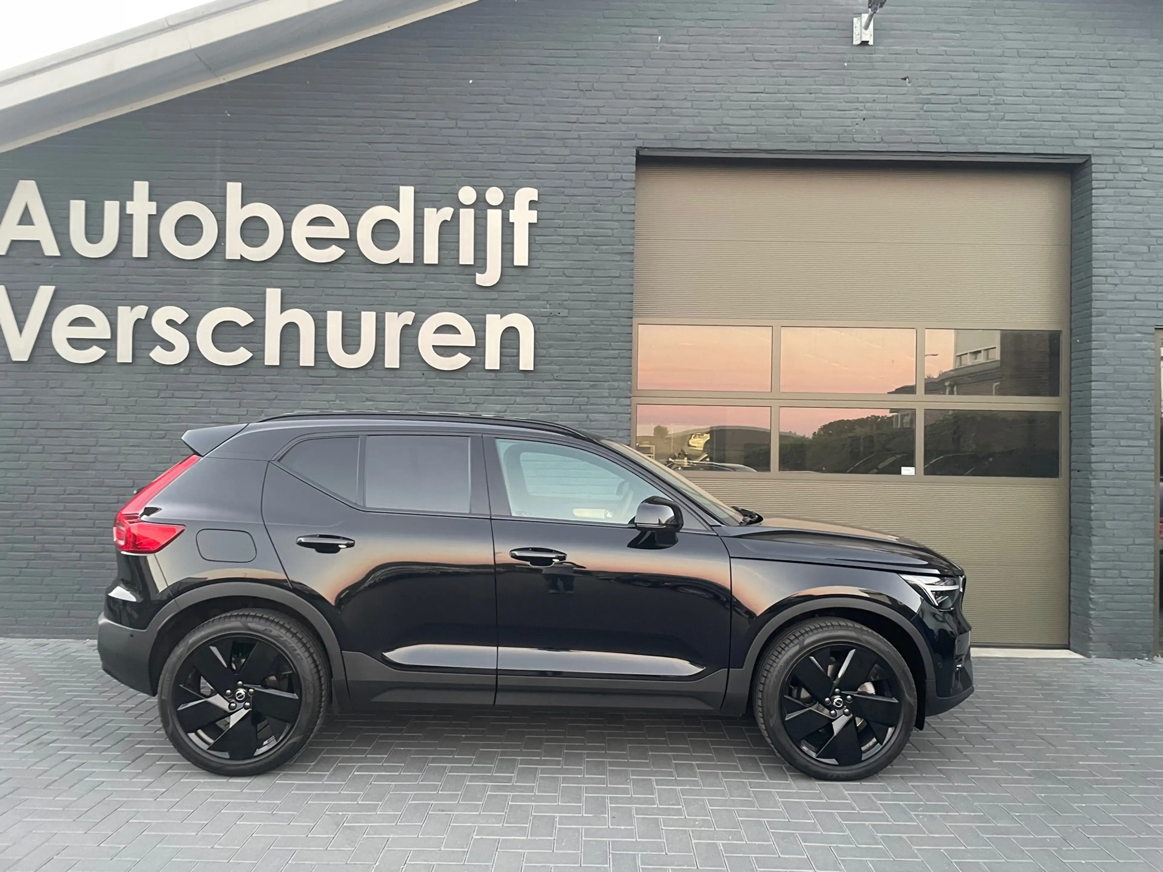 Volvo XC40 2.0 B3 dark black edition 360° camera stoel + stuu — photo 3
