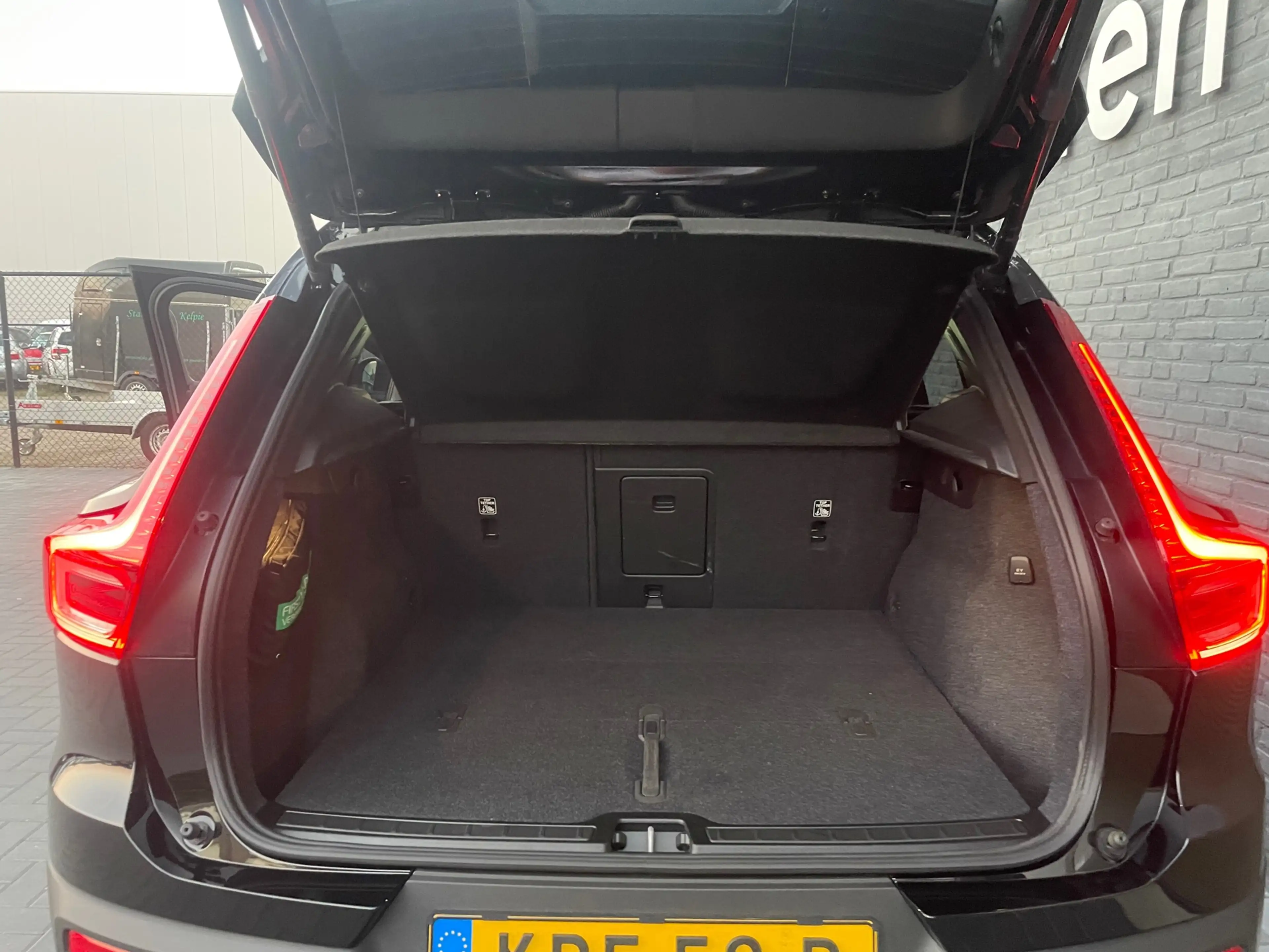 Volvo XC40 2.0 B3 dark black edition 360° camera stoel + stuu — photo 39