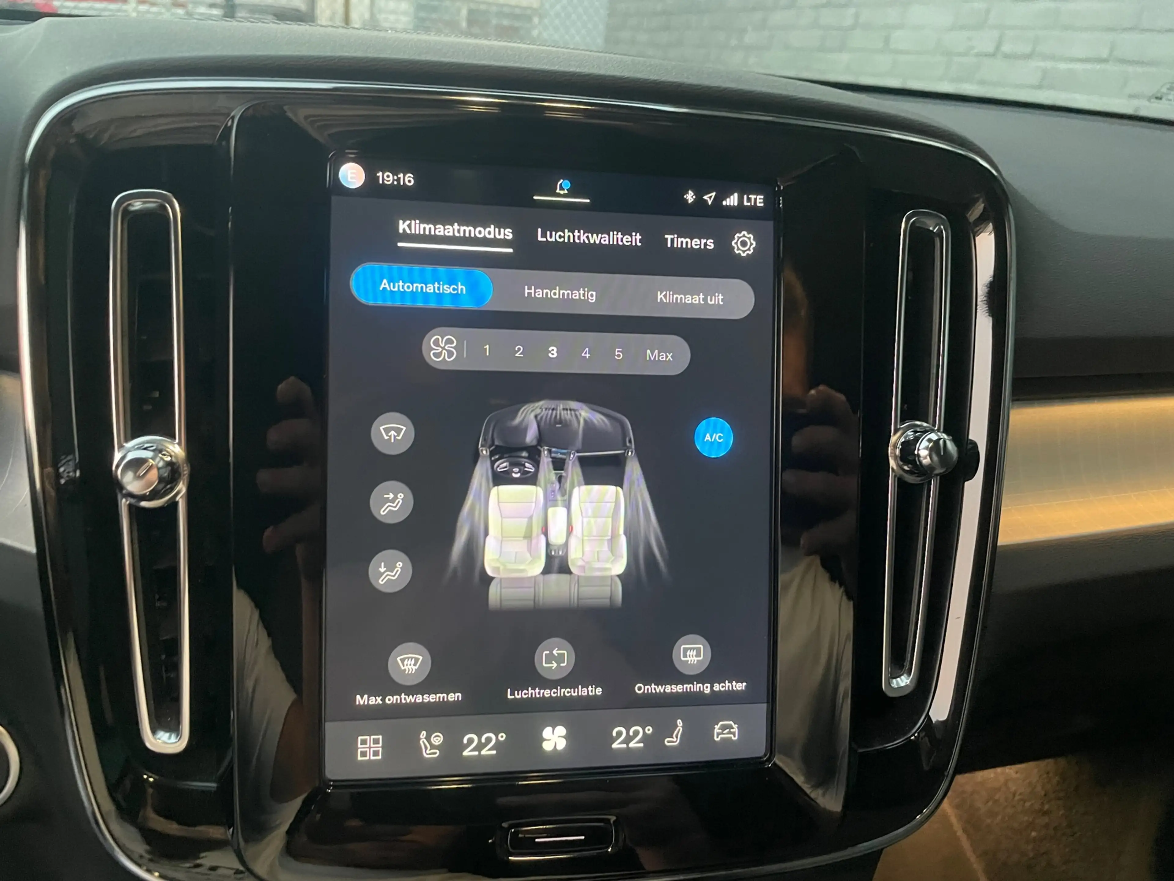 Volvo XC40 2.0 B3 dark black edition 360° camera stoel + stuu — photo 34
