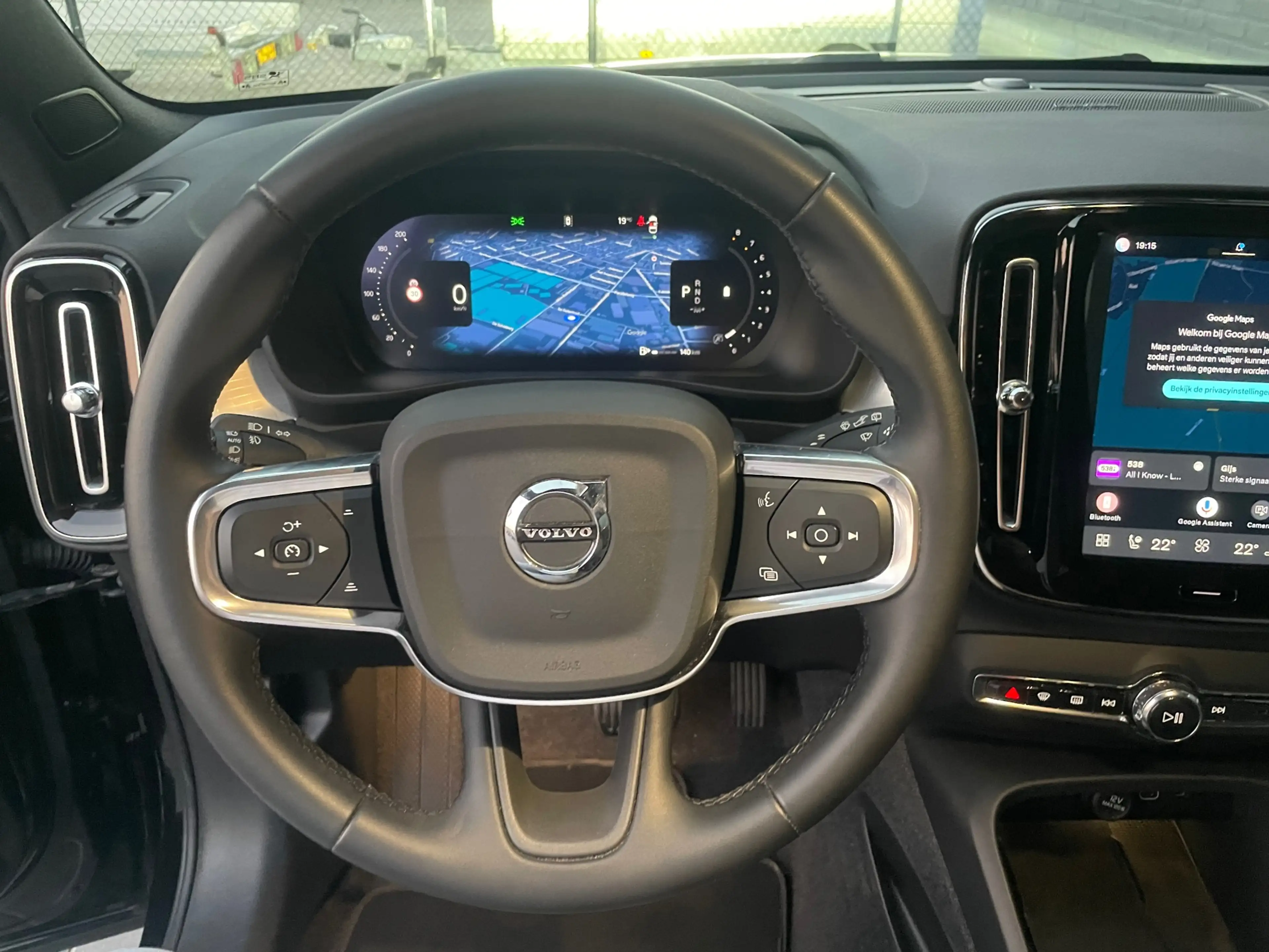 Volvo XC40 2.0 B3 dark black edition 360° camera stoel + stuu — photo 25