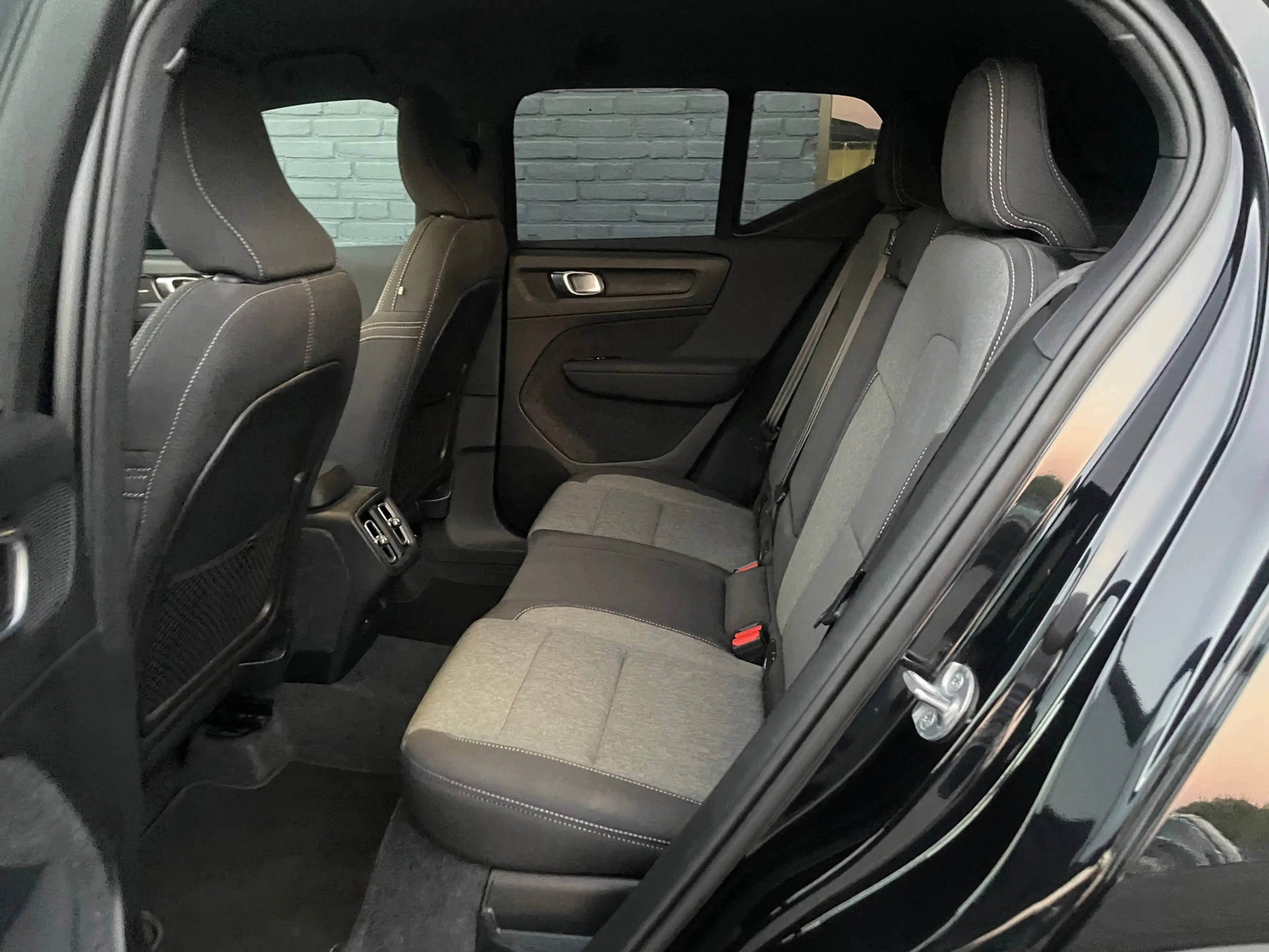Volvo XC40 2.0 B3 dark black edition 360° camera stoel + stuu — photo 20