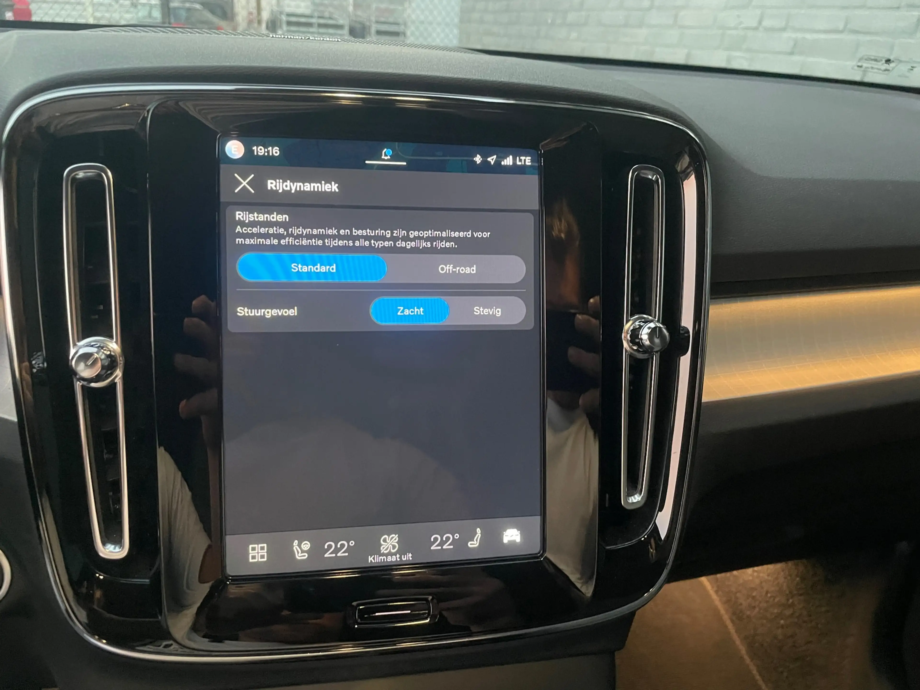 Volvo XC40 2.0 B3 dark black edition 360° camera stoel + stuu — photo 36