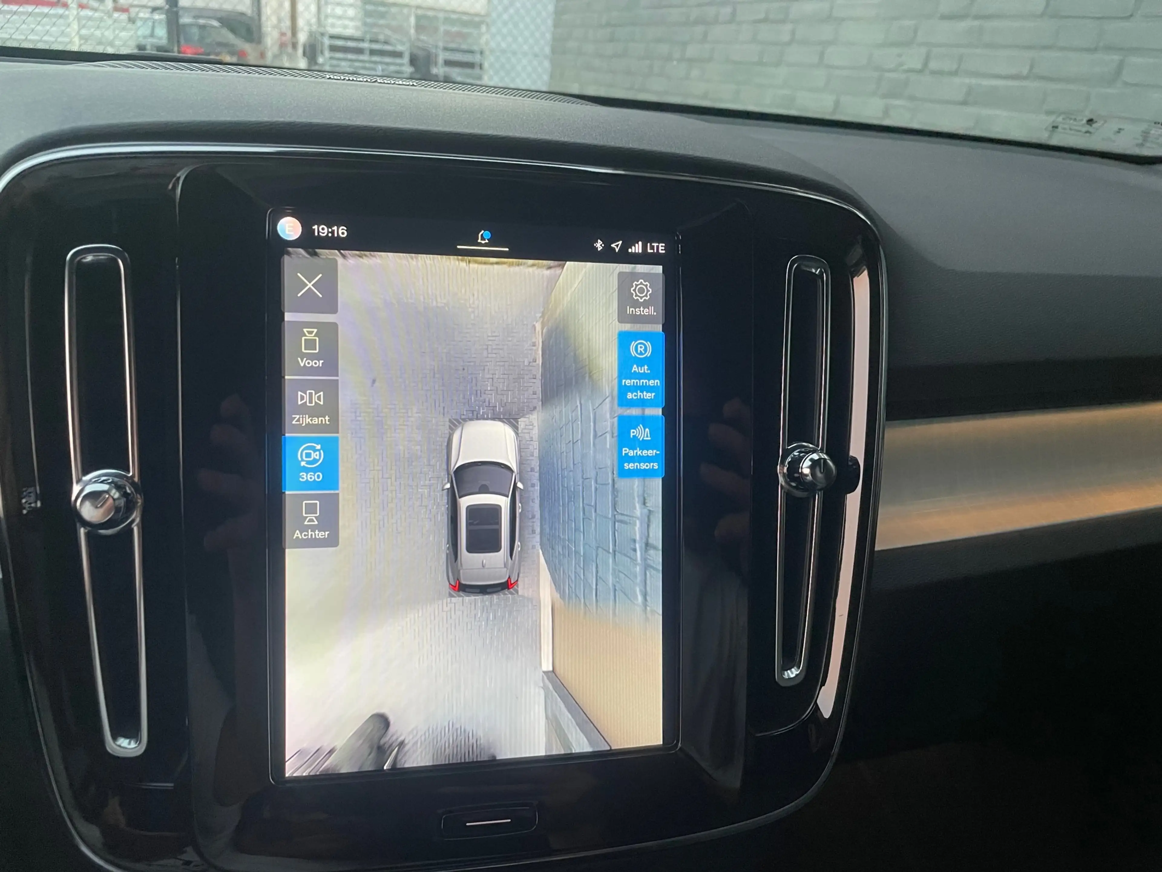 Volvo XC40 2.0 B3 dark black edition 360° camera stoel + stuu — photo 27