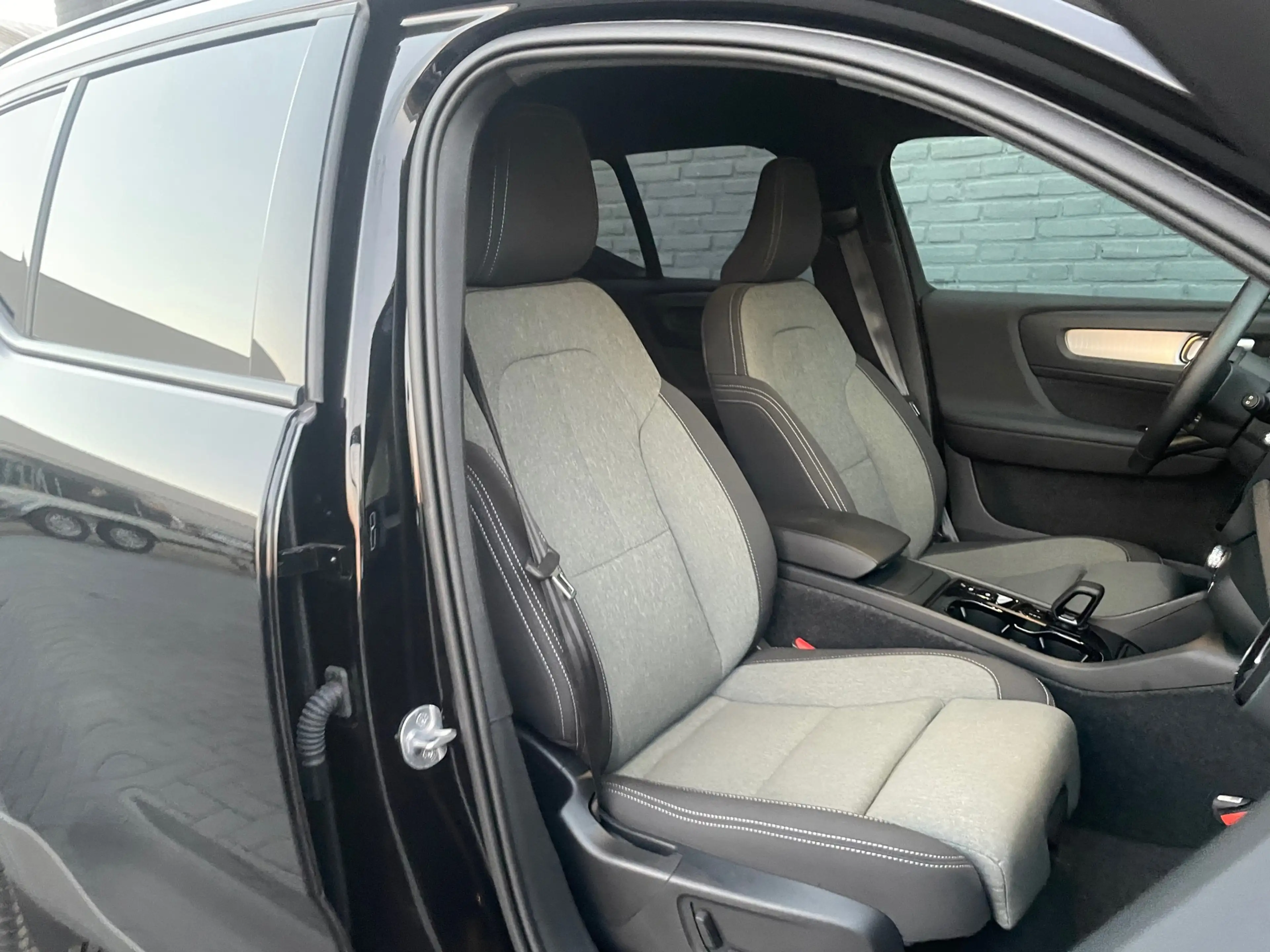 Volvo XC40 2.0 B3 dark black edition 360° camera stoel + stuu — photo 14
