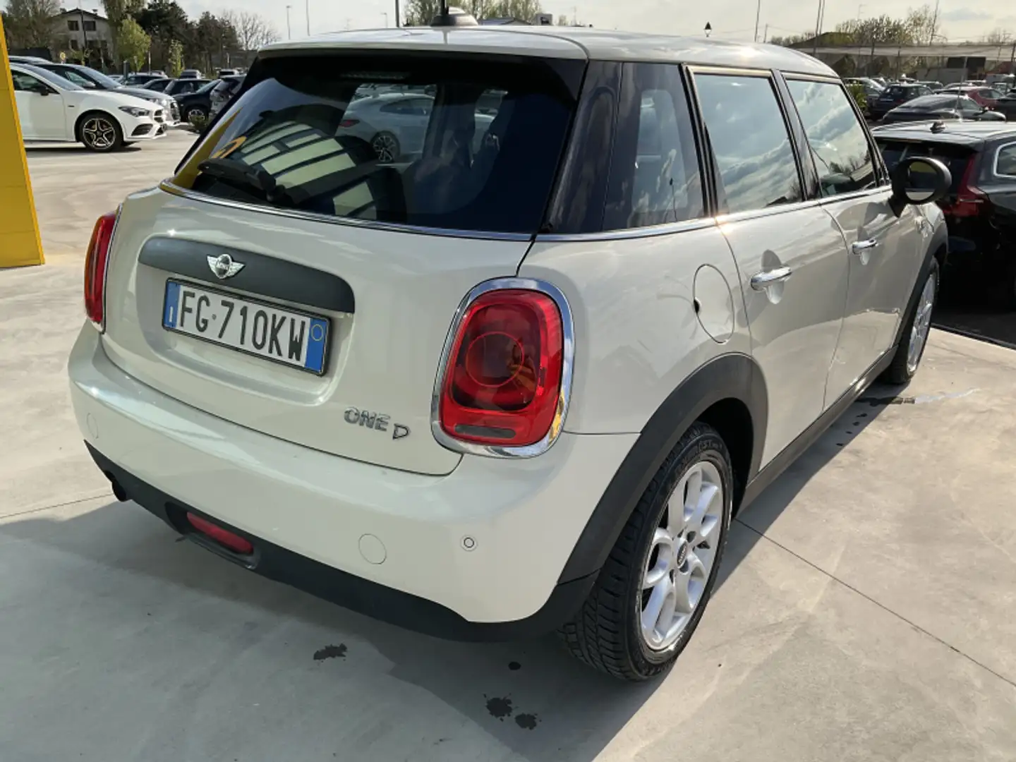 MINI One D 1.5 One D Business 5 porte Marrone - 2