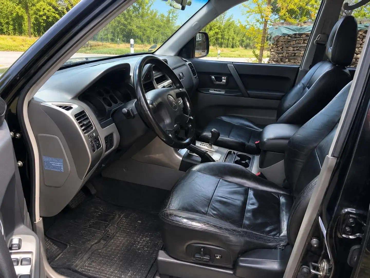 Mitsubishi Pajero Pajero Wagon GLS 3,2 DI-D TD Aut. GLS Schwarz - 2