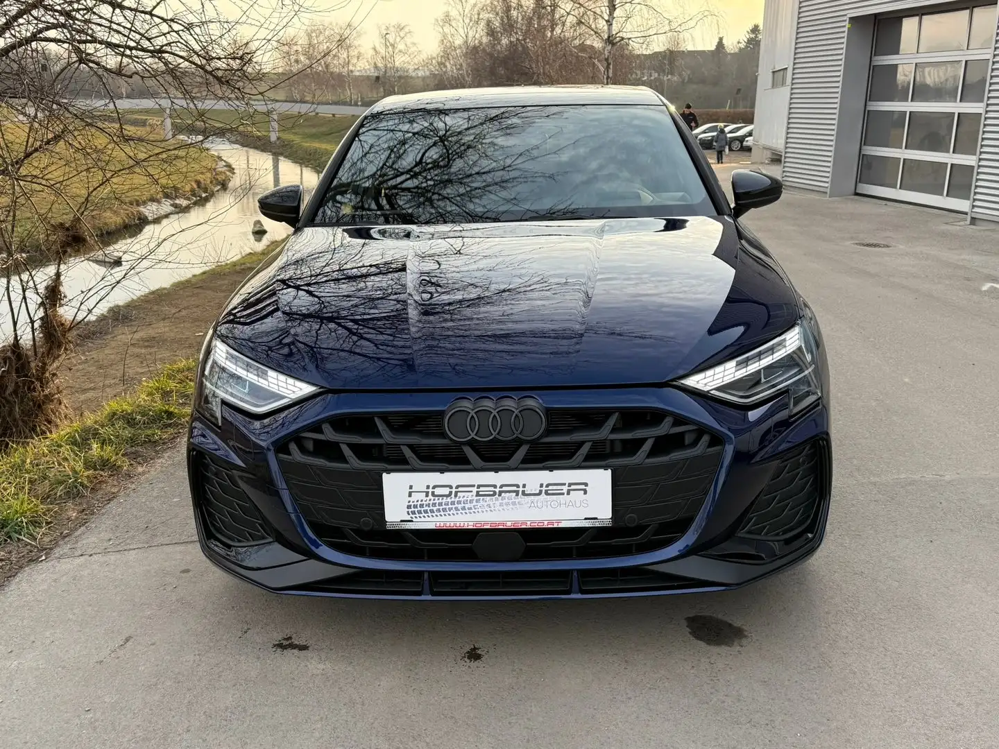 Audi A3 35 TFSI S line Blau - 2