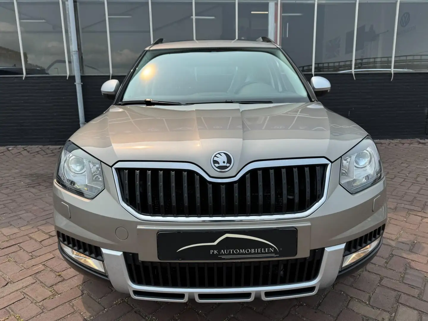 Skoda Yeti Outdoor 1.4 TSI Outdoor Elegance ** PANORAMADAK** Gris - 2