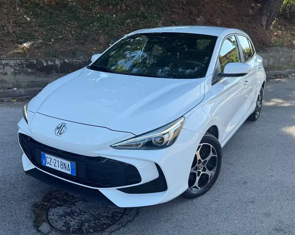 MG MG3 1.5 hybrid+ Luxury auto