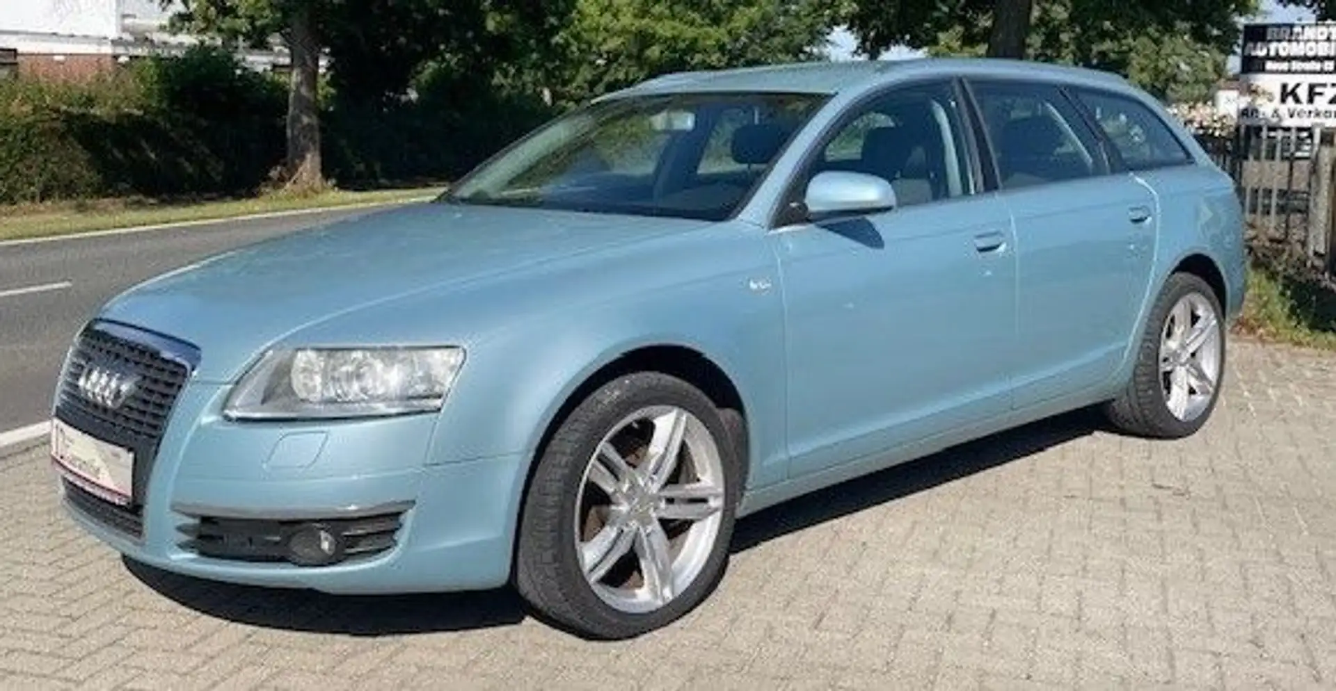 Audi A6 Avant 2.0 TDI Blau - 1