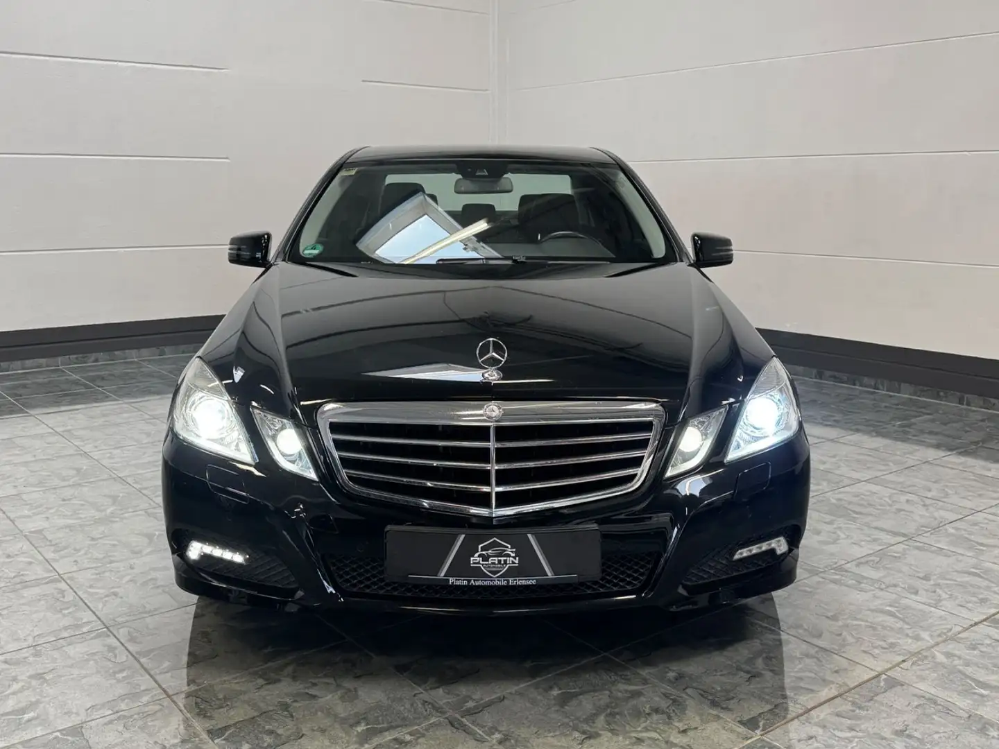 Mercedes-Benz E 220 CDI BlueEfficiency*1.hd*Xenon*SZH Schwarz - 2
