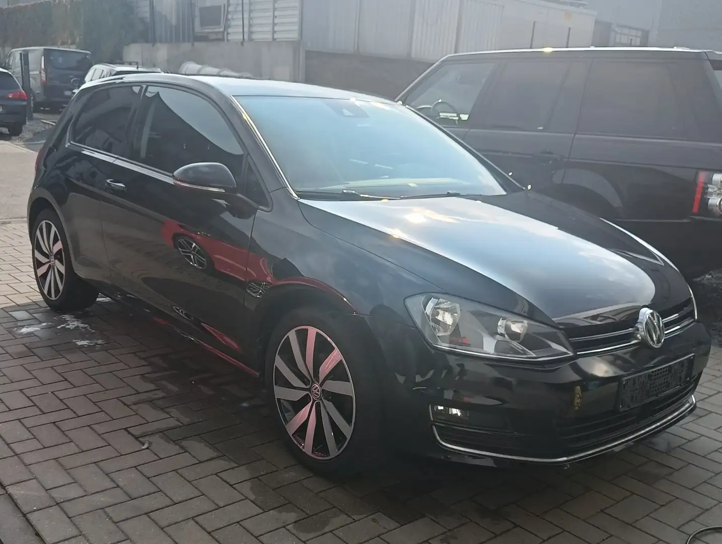 Volkswagen Golf Highline Zwart - 1