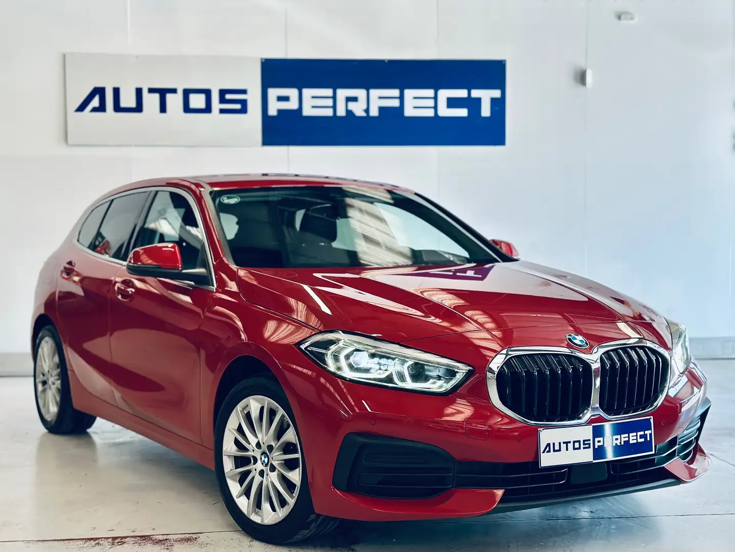 BMW 116 d NAVI CARPLAY CLIM BIZONE ISOFIX LIM SPORT PDC Rood - 2