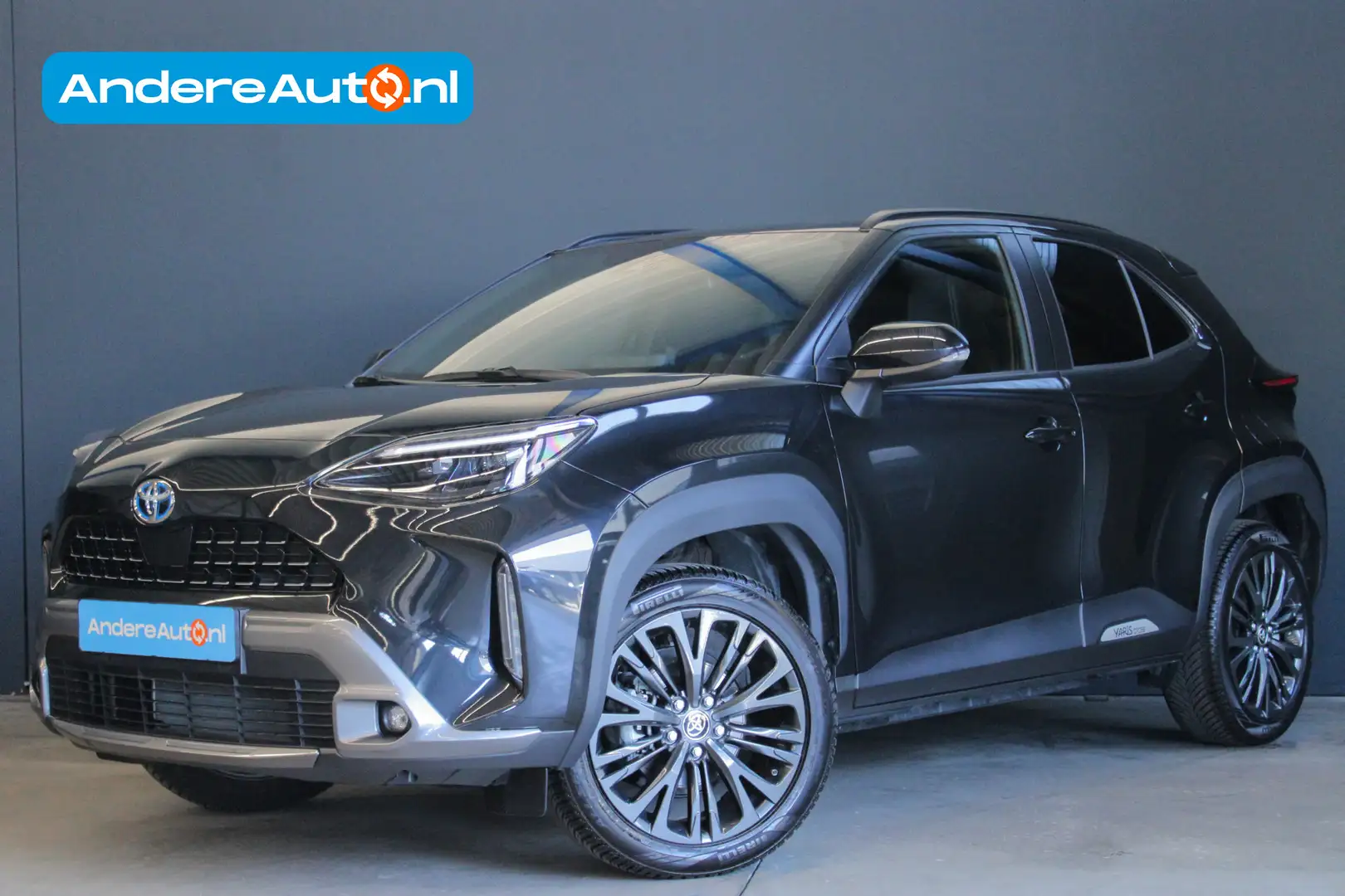 Toyota Yaris Cross 1.5 Hybrid Adventure AWD |nieuw onderhoud|trekhaak Noir - 1