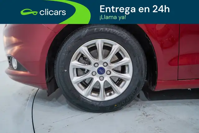 Ford Mondeo view 11